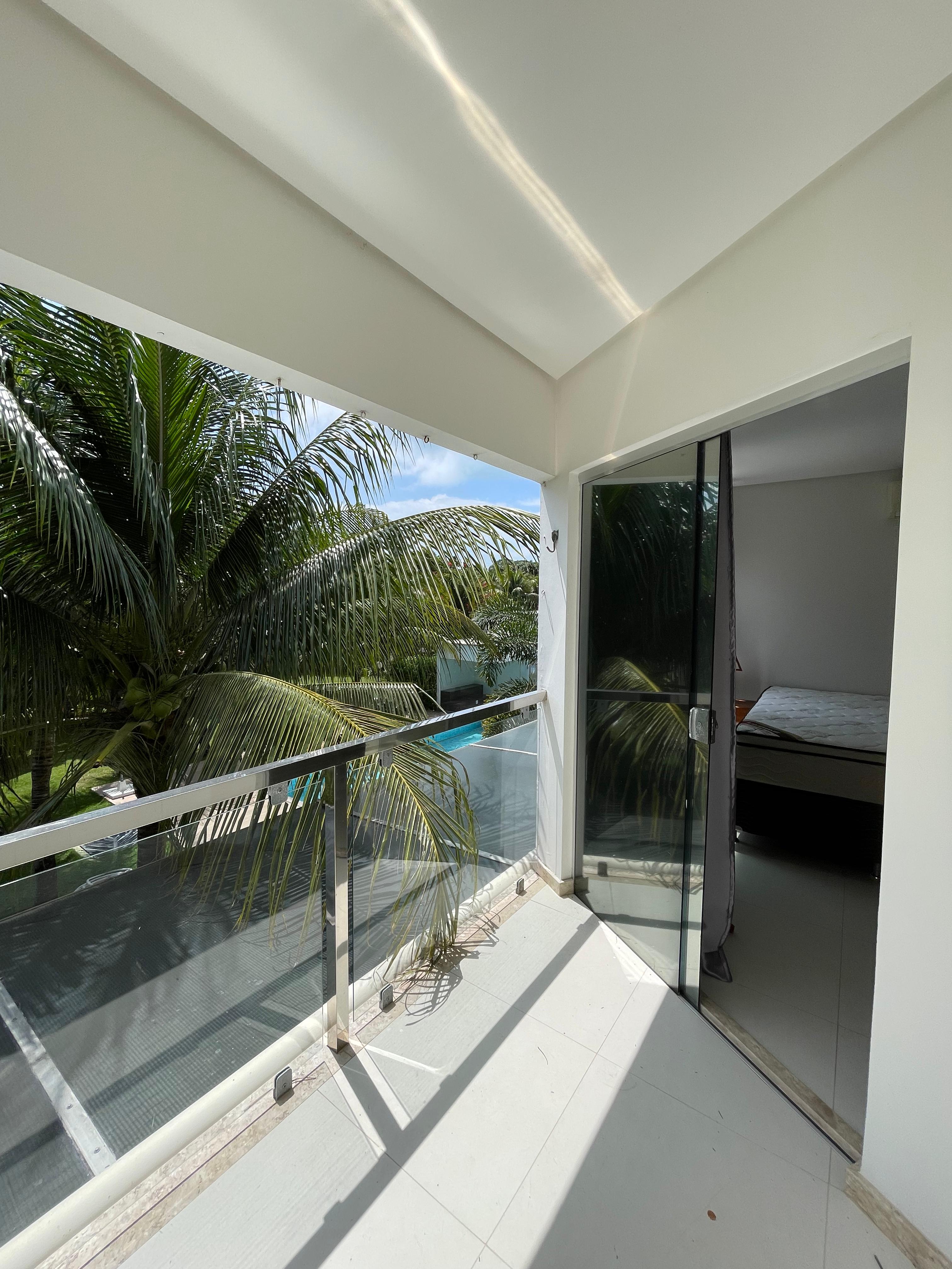 Vende Condomínio/Pousada mobiliada em Arraial d’Ajuda-Ba, 200m da praia.