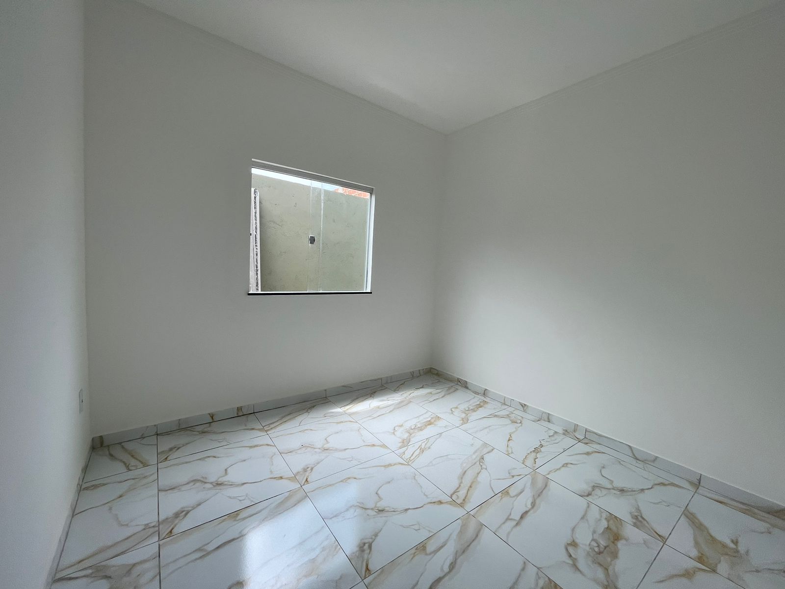 Vende bela casa no Encanto das Águas em Eunápolis/Ba
