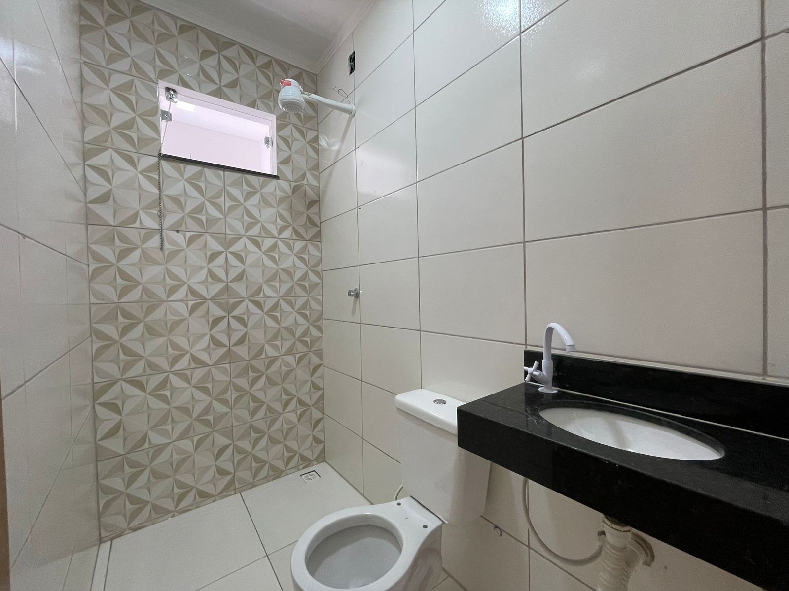Vende bela casa no Encanto das Águas em Eunápolis/Ba