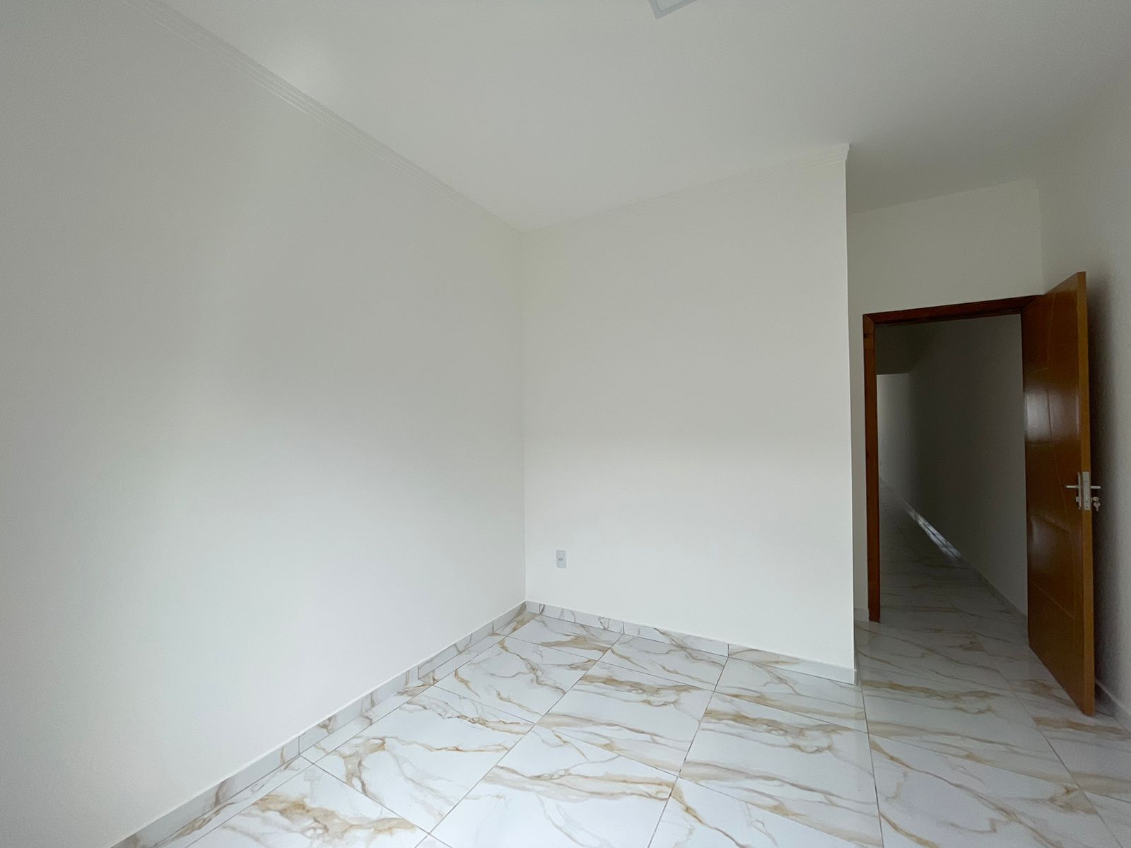 Vende bela casa no Encanto das Águas em Eunápolis/Ba