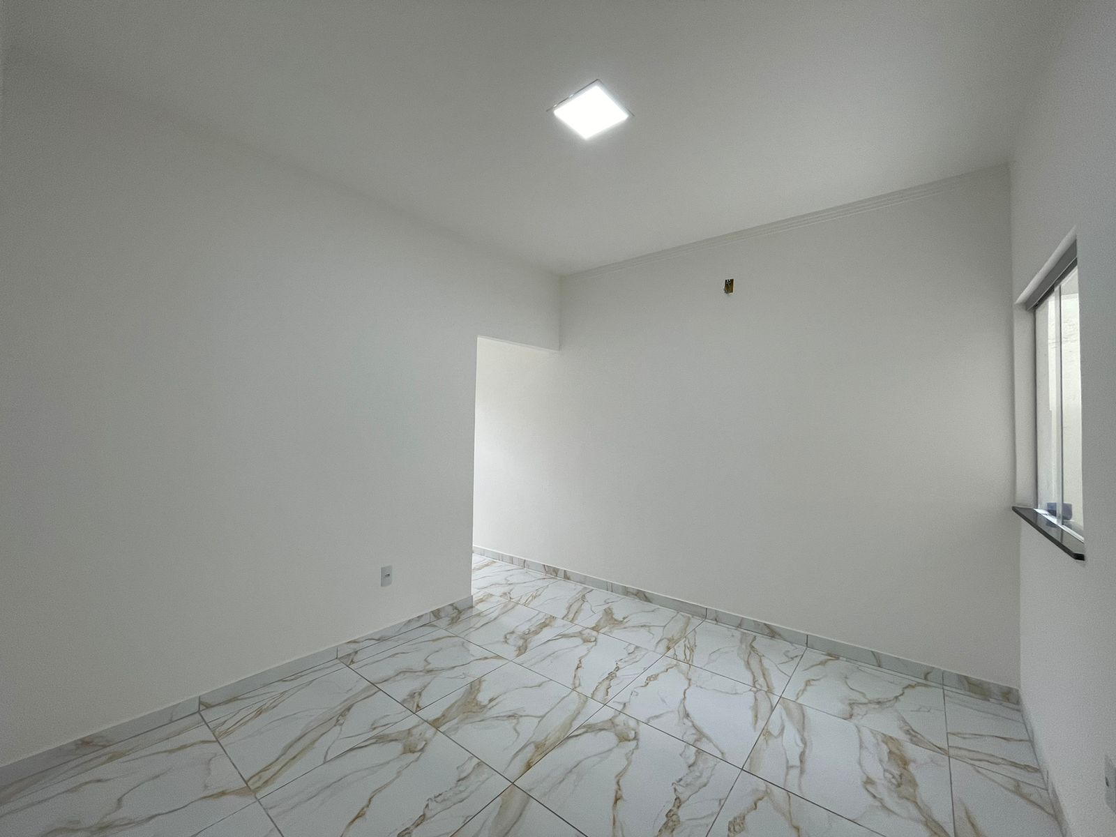 Vende bela casa no Encanto das Águas em Eunápolis/Ba