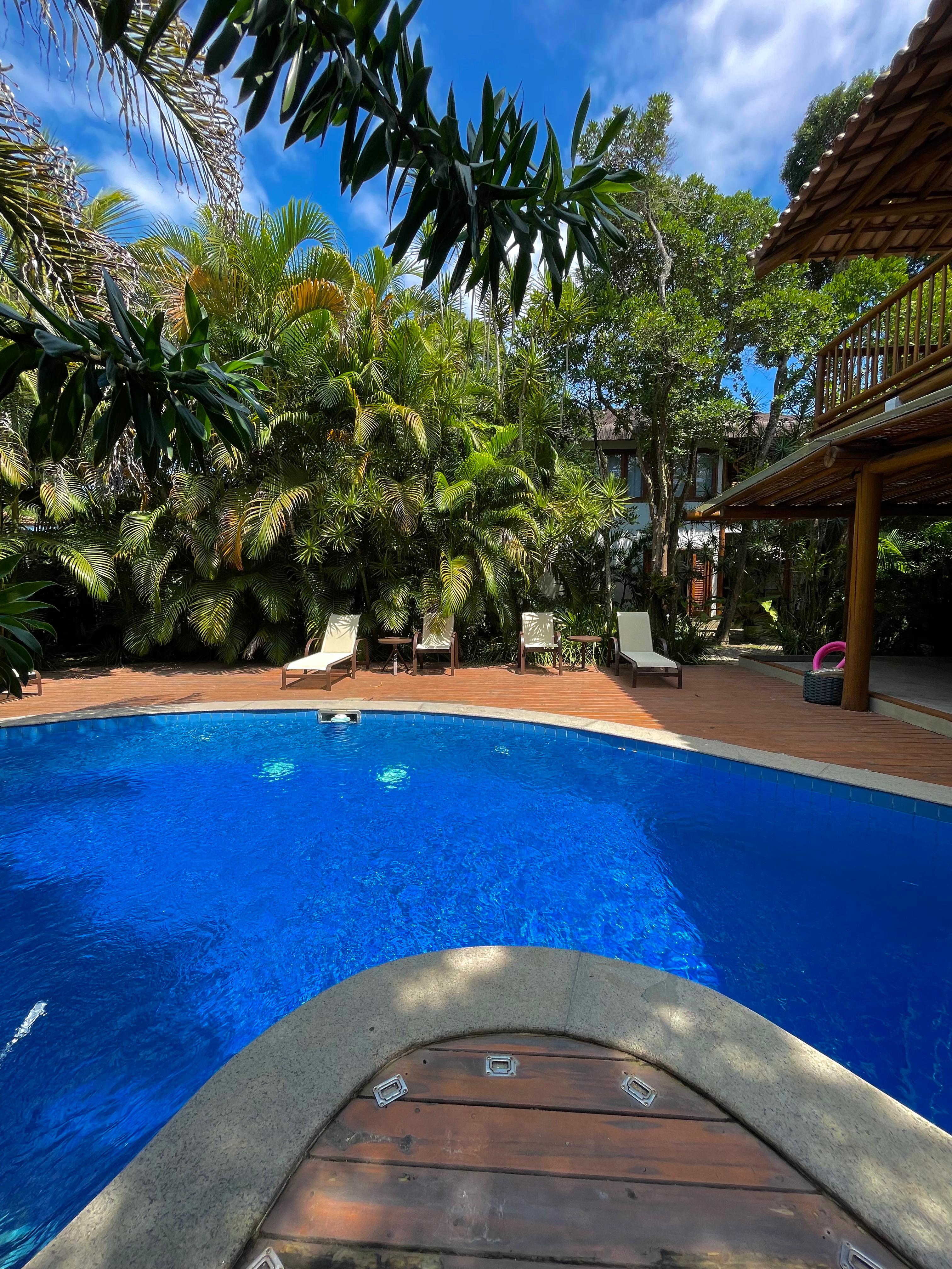 Vende casa/pousada mobiliada com piscina e energia solar em Arraial D'ajuda