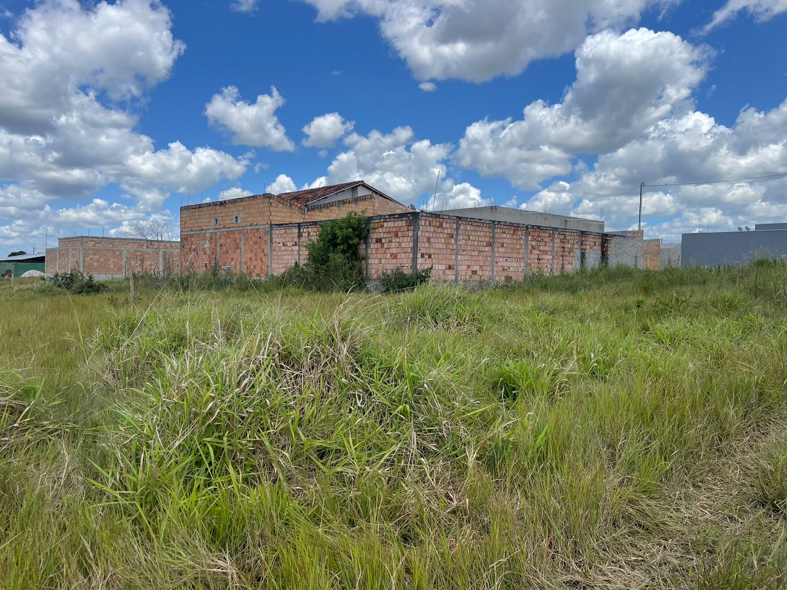 Vende 11 lotes no bairro Encanto das Águas em Eunápolis/Ba