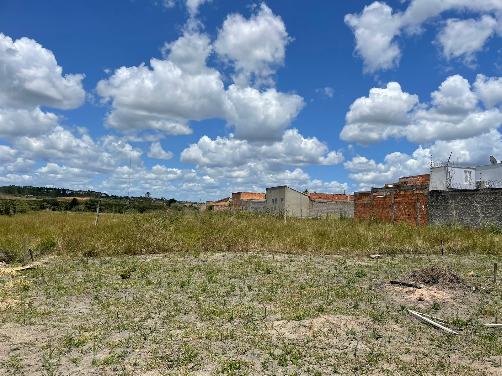 Vende 11 lotes no bairro Encanto das Águas em Eunápolis/Ba