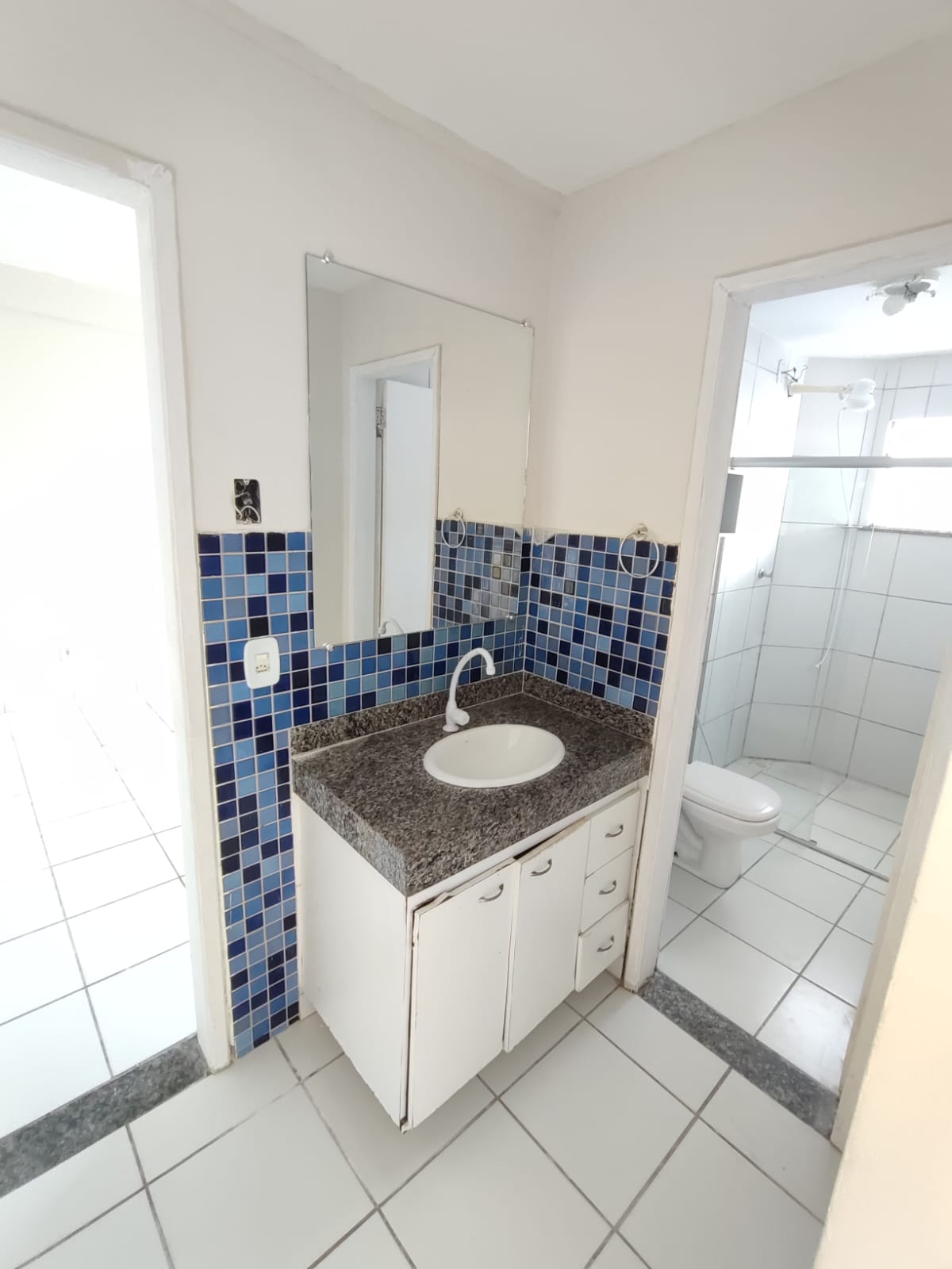 Aluga Casa em condomínio no Antares