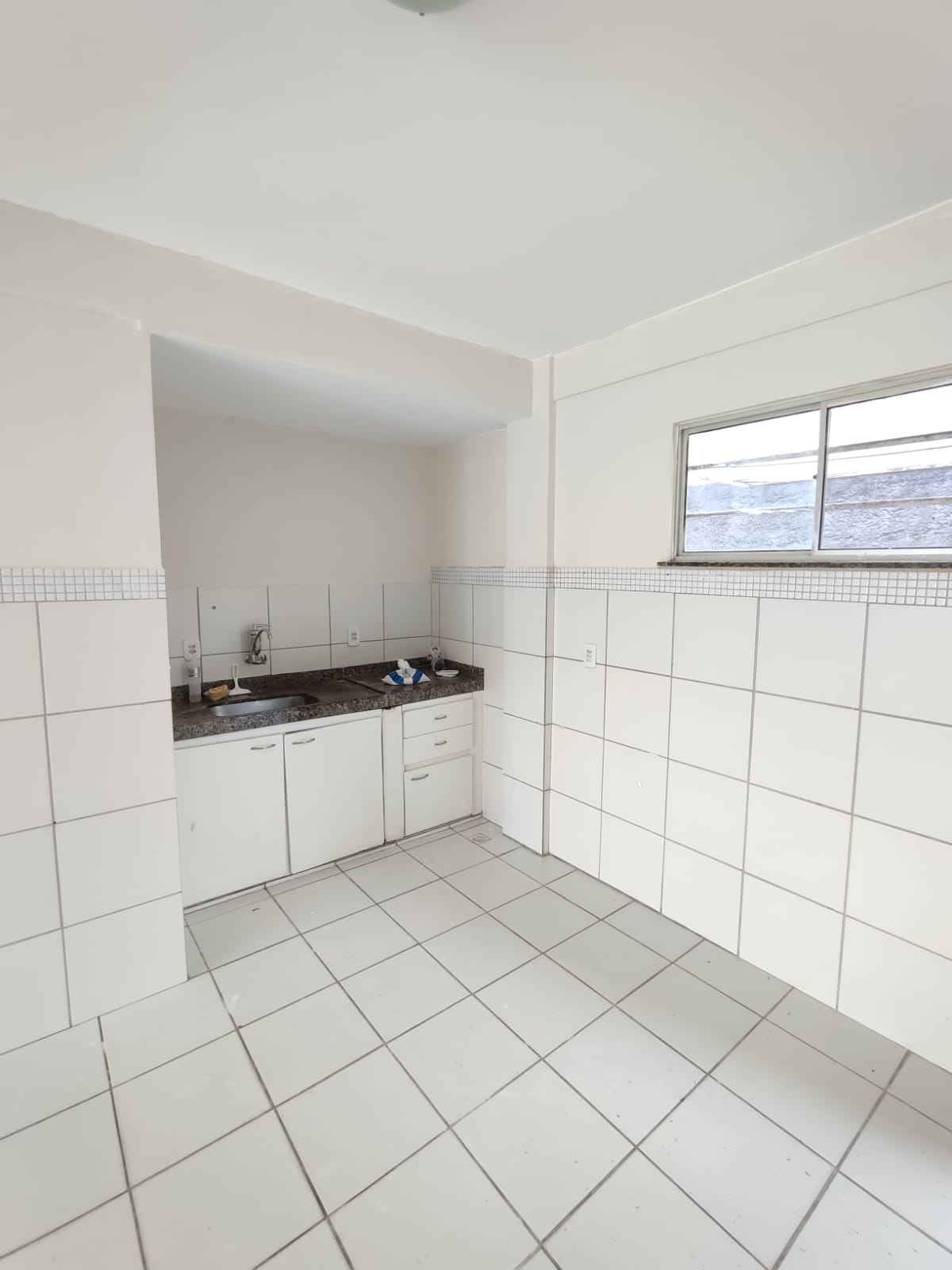 Aluga Casa em condomínio no Antares