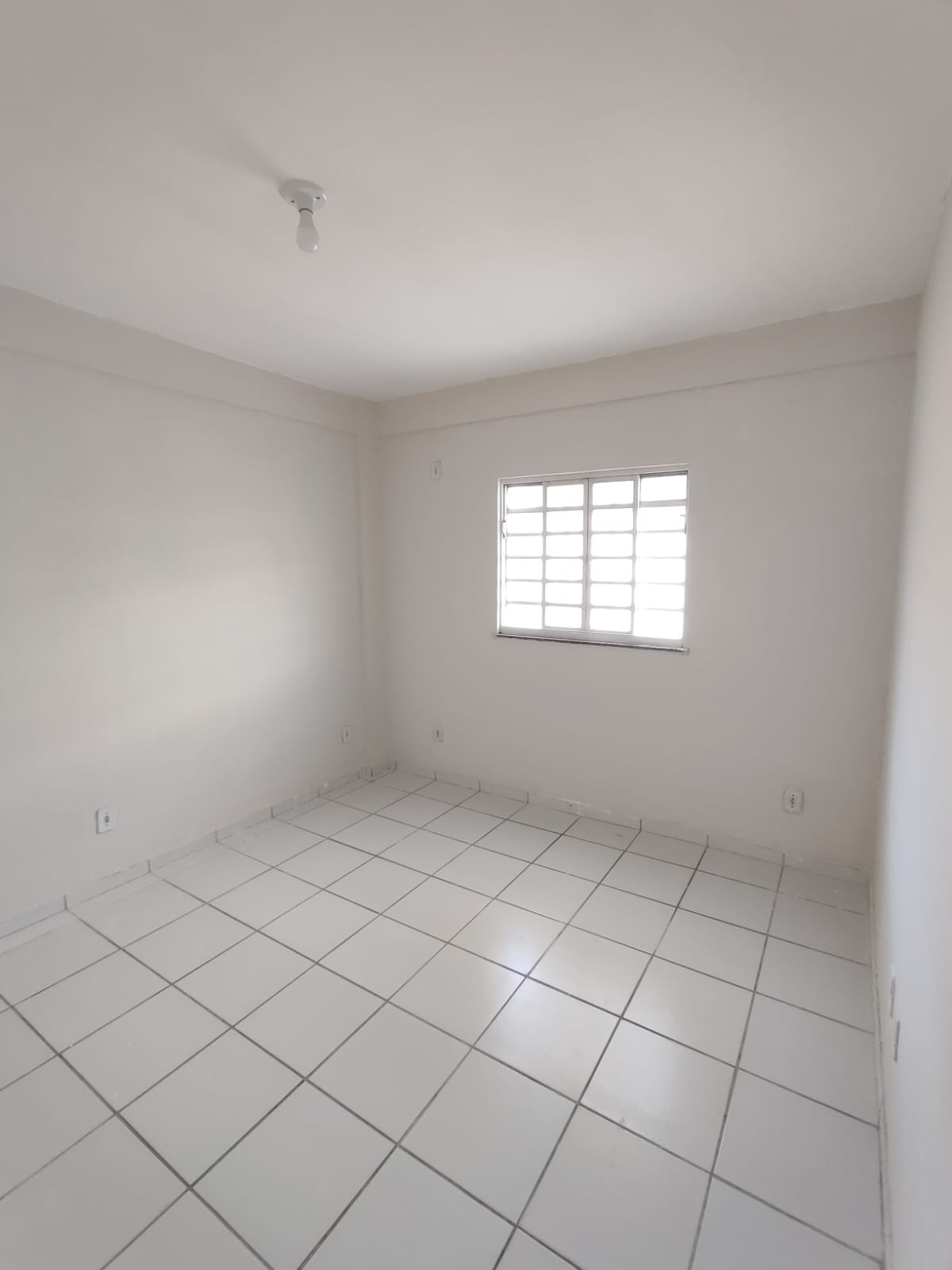 Aluga Casa em condomínio no Antares