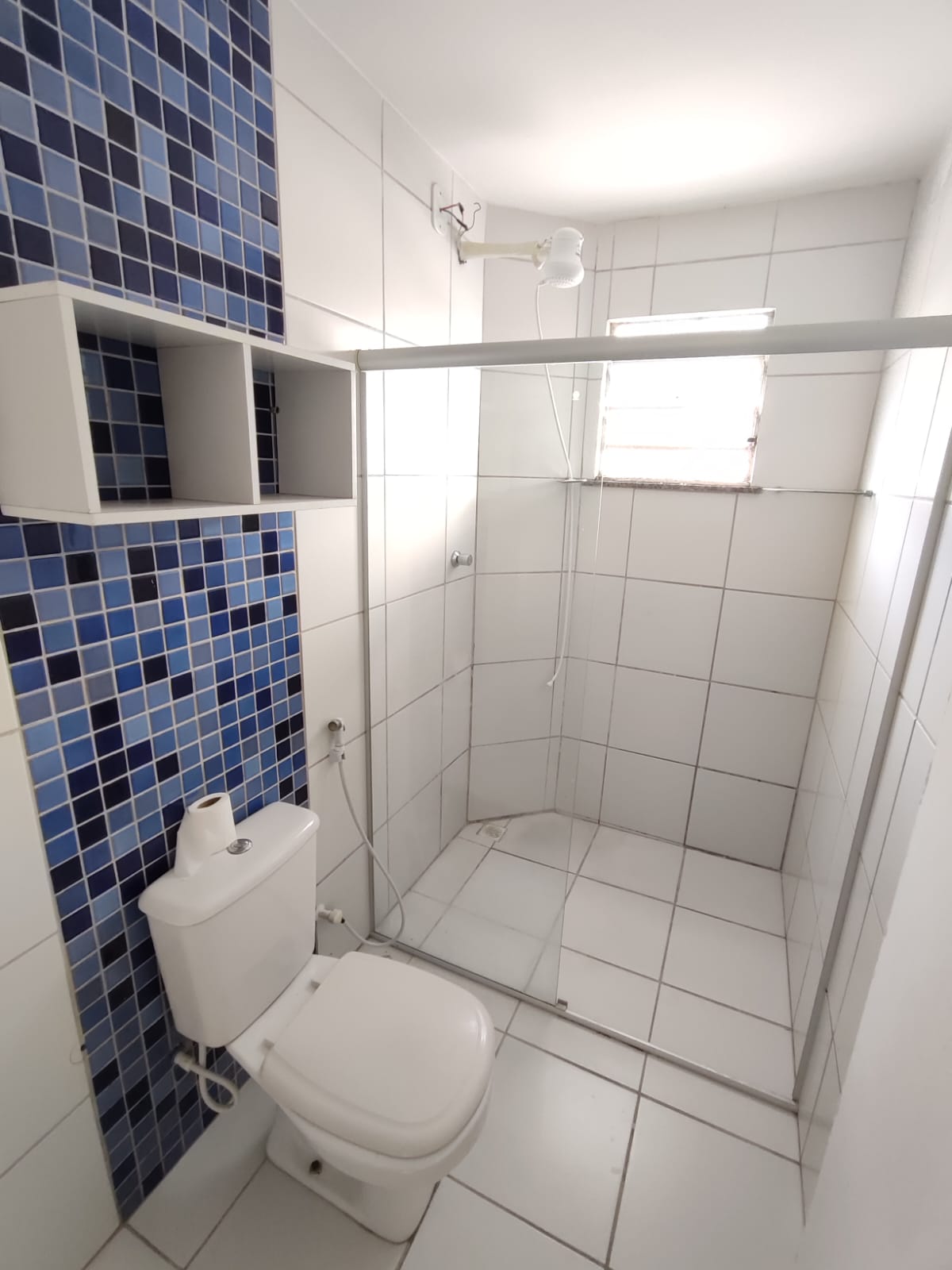 Aluga Casa em condomínio no Antares
