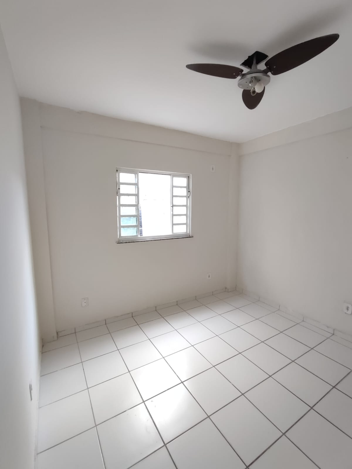 Aluga Casa em condomínio no Antares