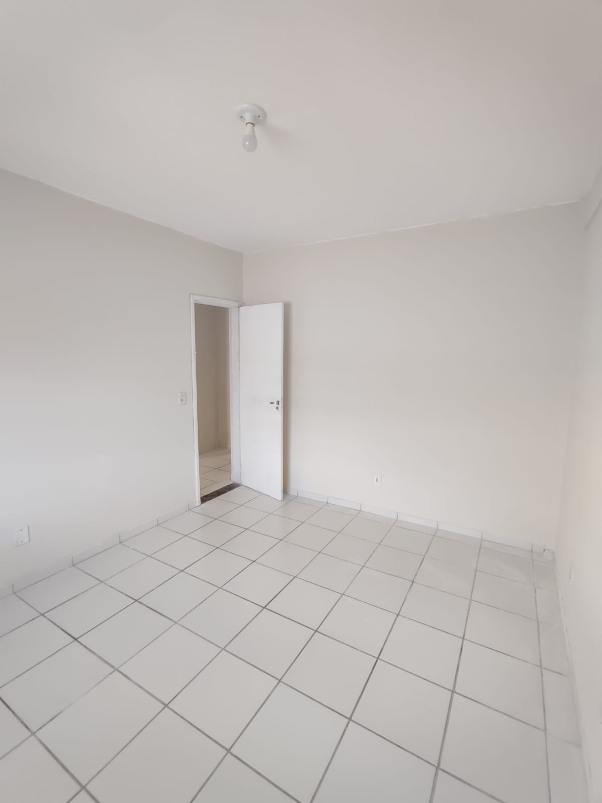 Aluga Casa em condomínio no Antares