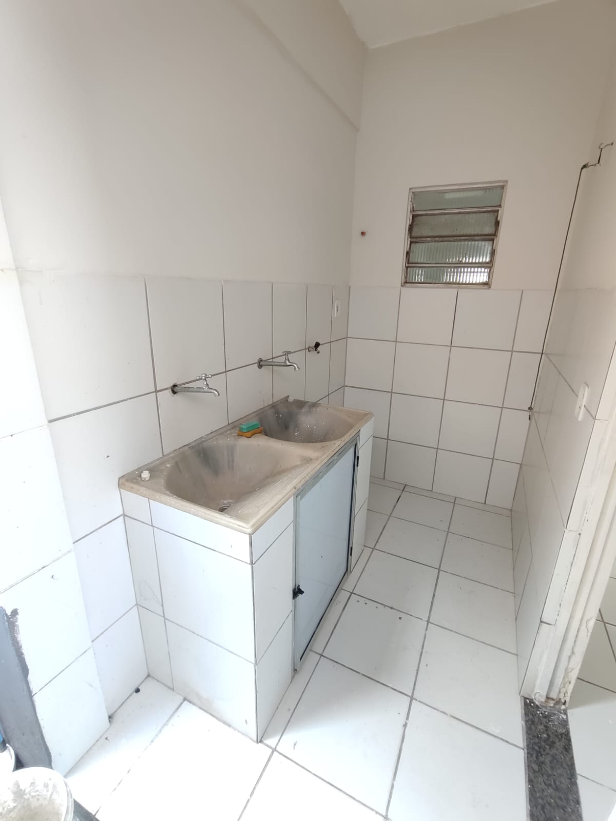 Aluga Casa em condomínio no Antares