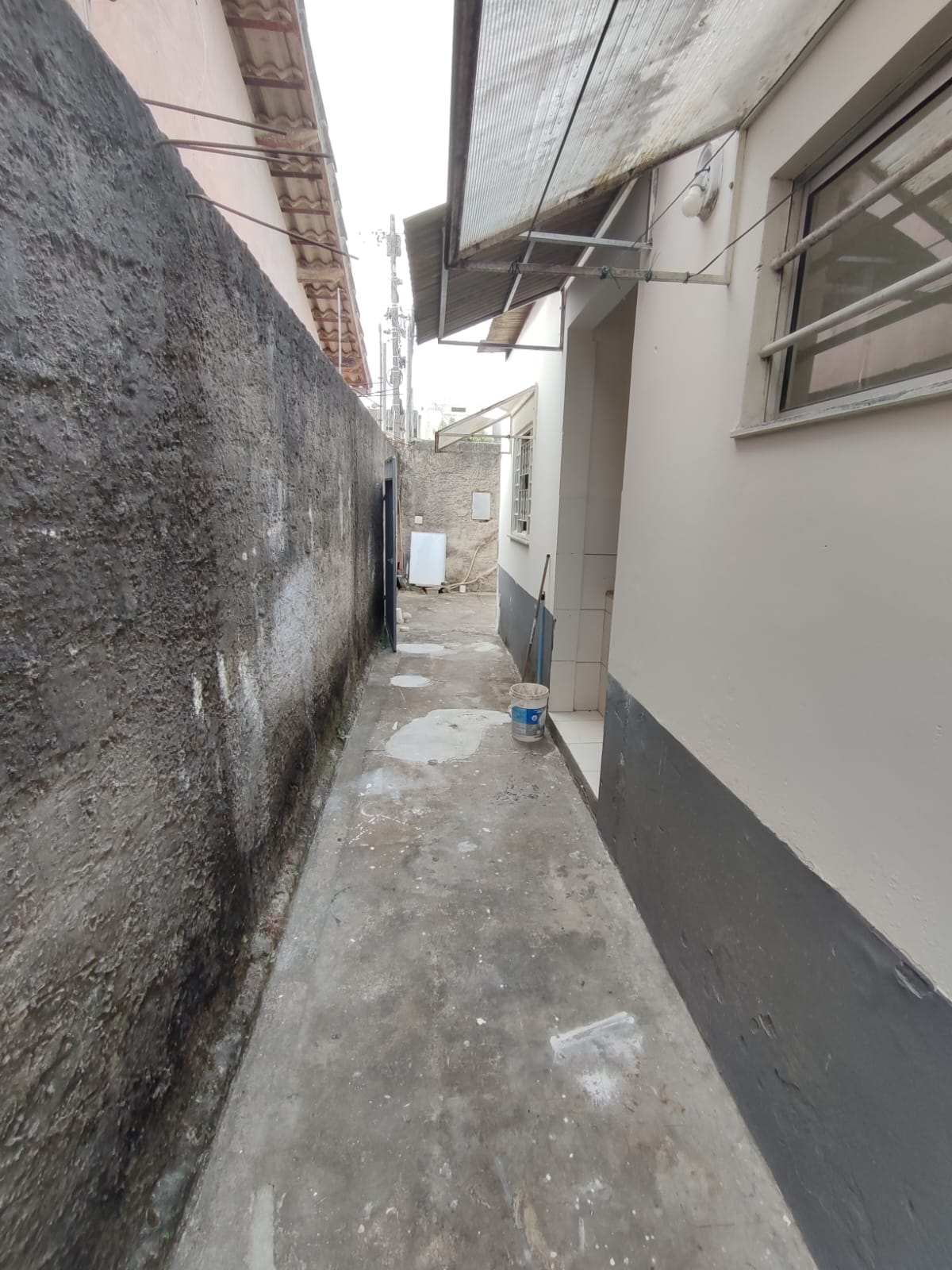 Aluga Casa em condomínio no Antares
