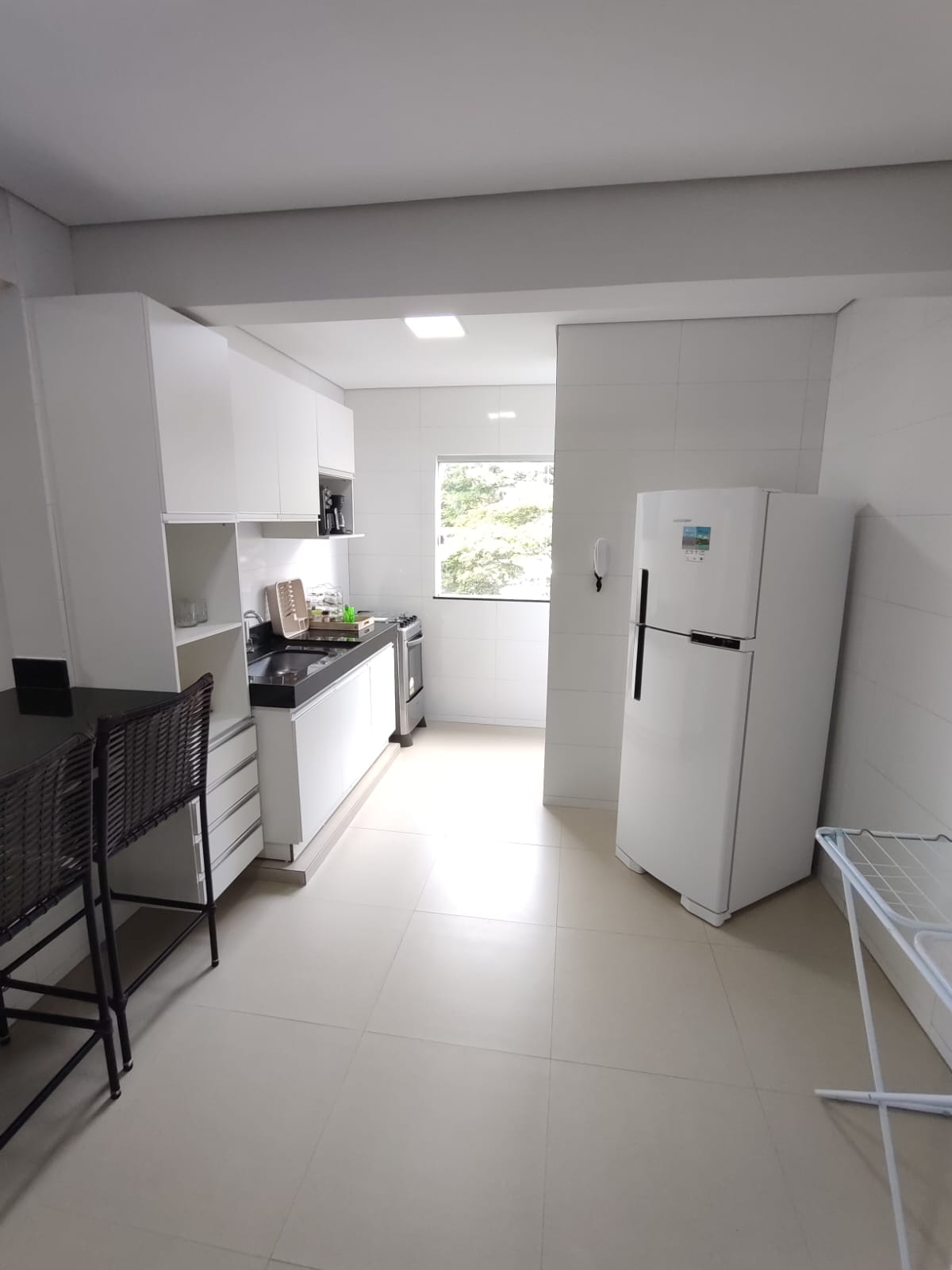 Aluga Apartamento mobiliado no Centro (Próx. faculdade Pitágoras)