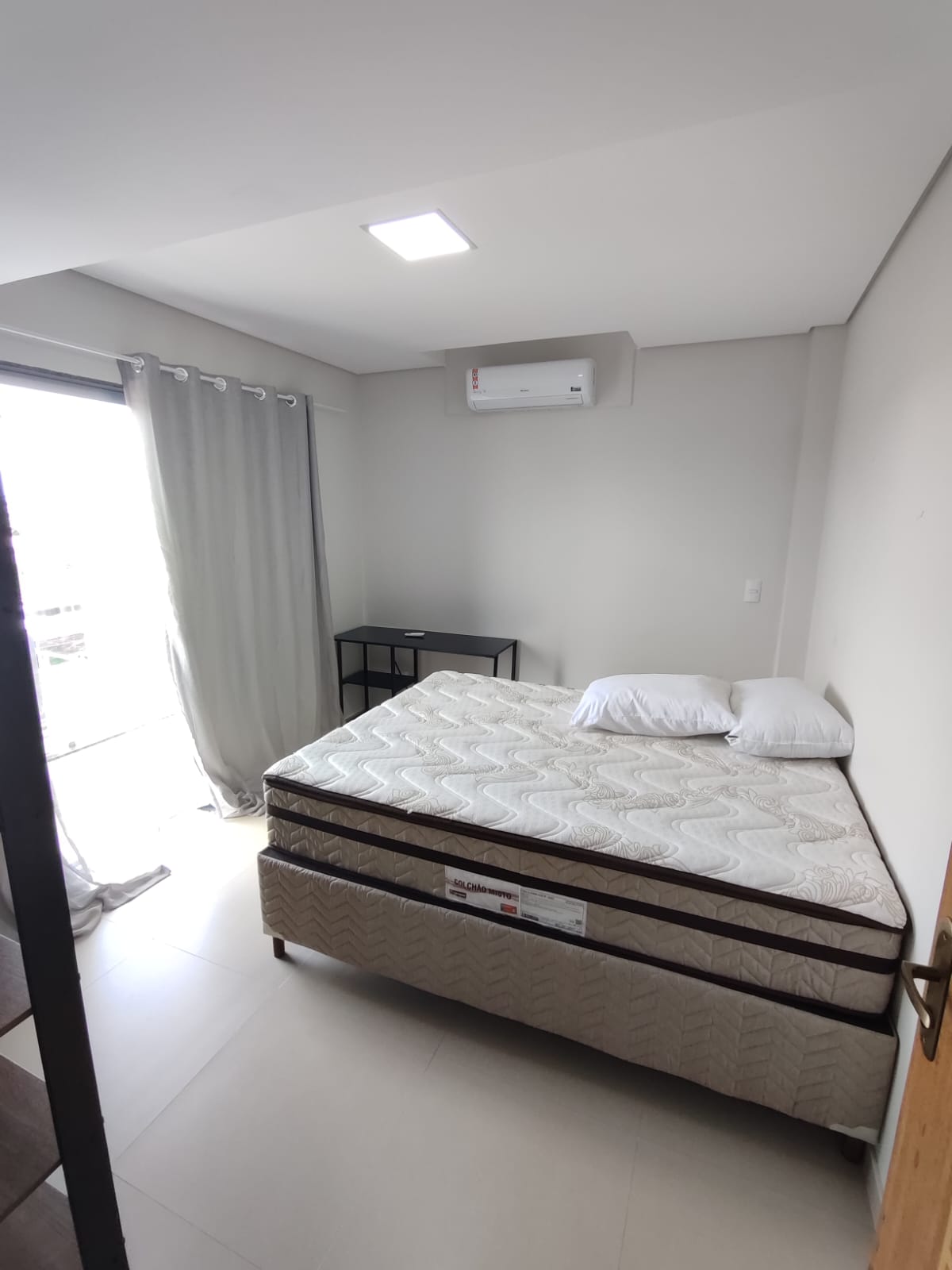 Aluga Apartamento mobiliado no Centro (Próx. faculdade Pitágoras)