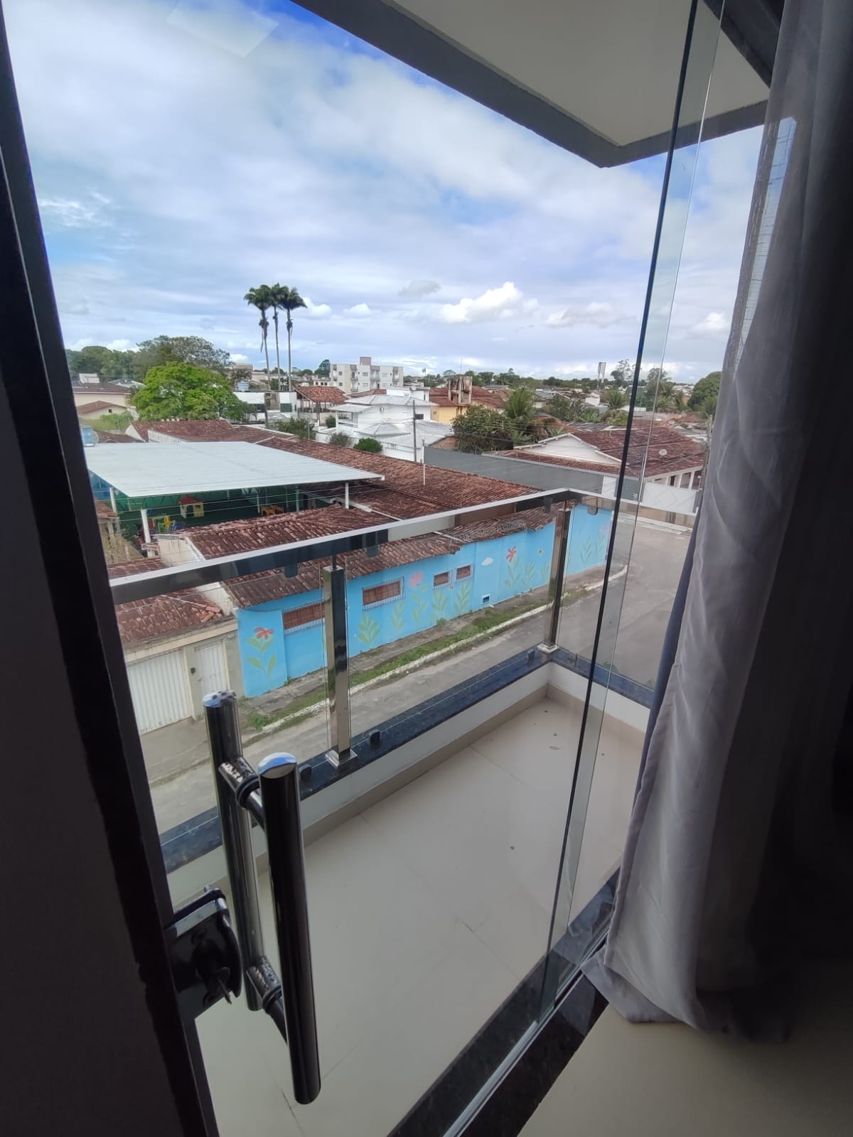 Aluga Apartamento mobiliado no Centro (Próx. faculdade Pitágoras)