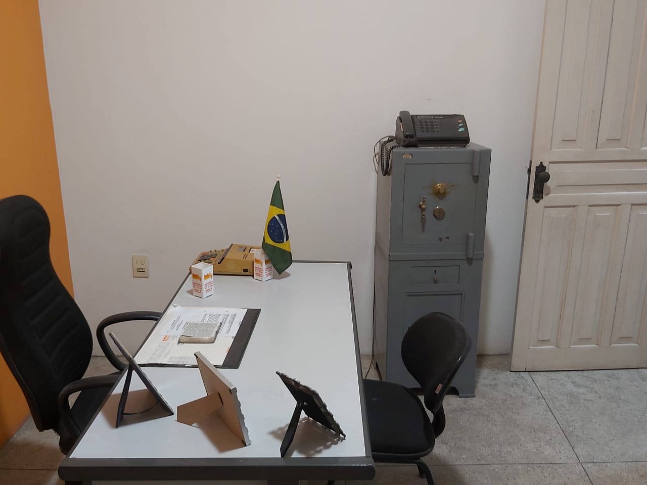 Aluga Excelente Ponto Comercial na Av. Porto Seguro