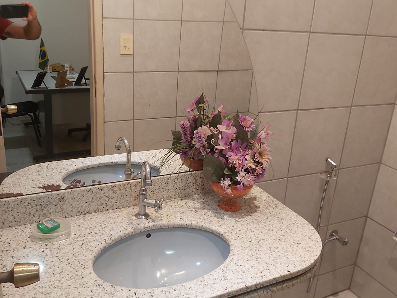 Aluga Excelente Ponto Comercial na Av. Porto Seguro