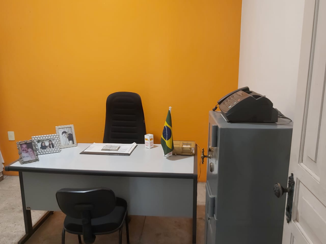 Aluga Excelente Ponto Comercial na Av. Porto Seguro