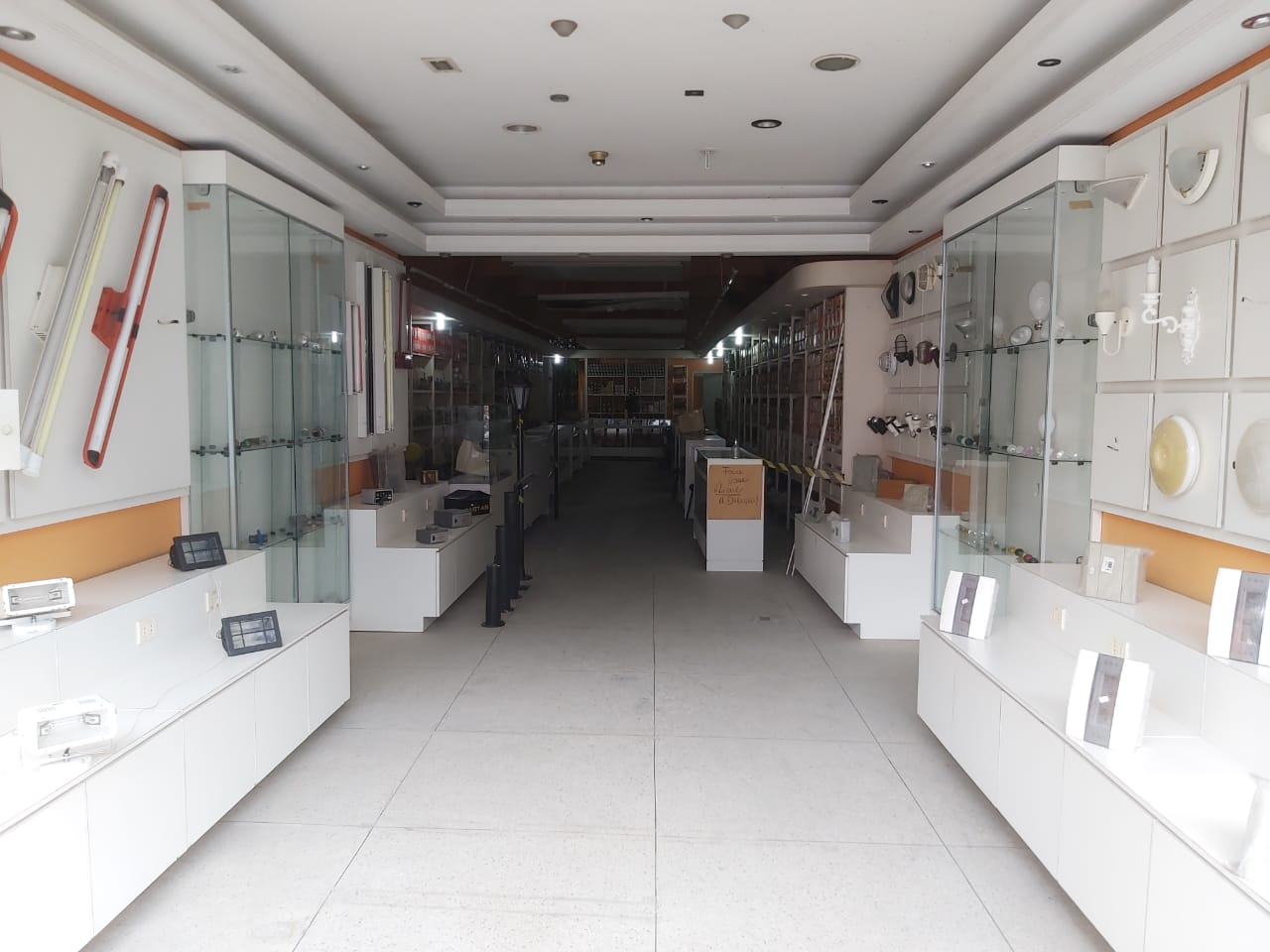 Aluga Excelente Ponto Comercial na Av. Porto Seguro