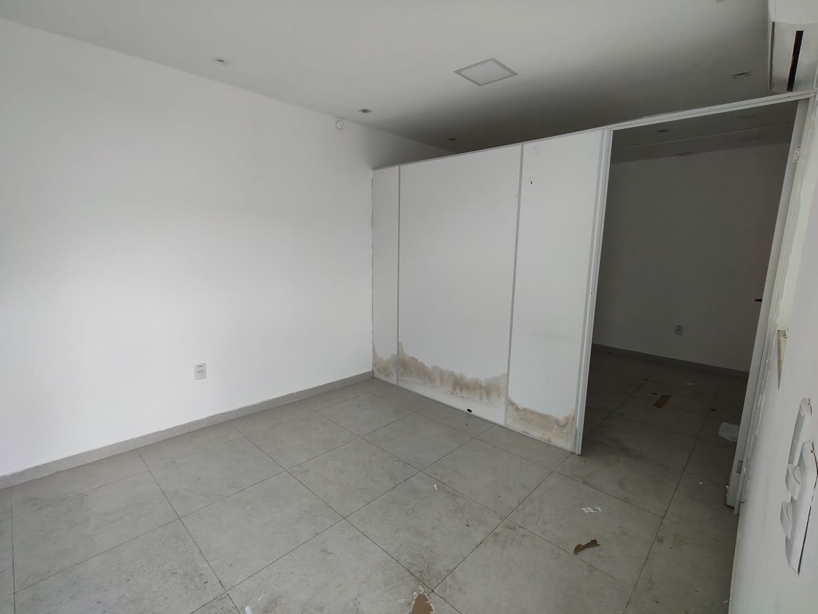 Sala comercial - Locação, Centro, Eunápolis, BA