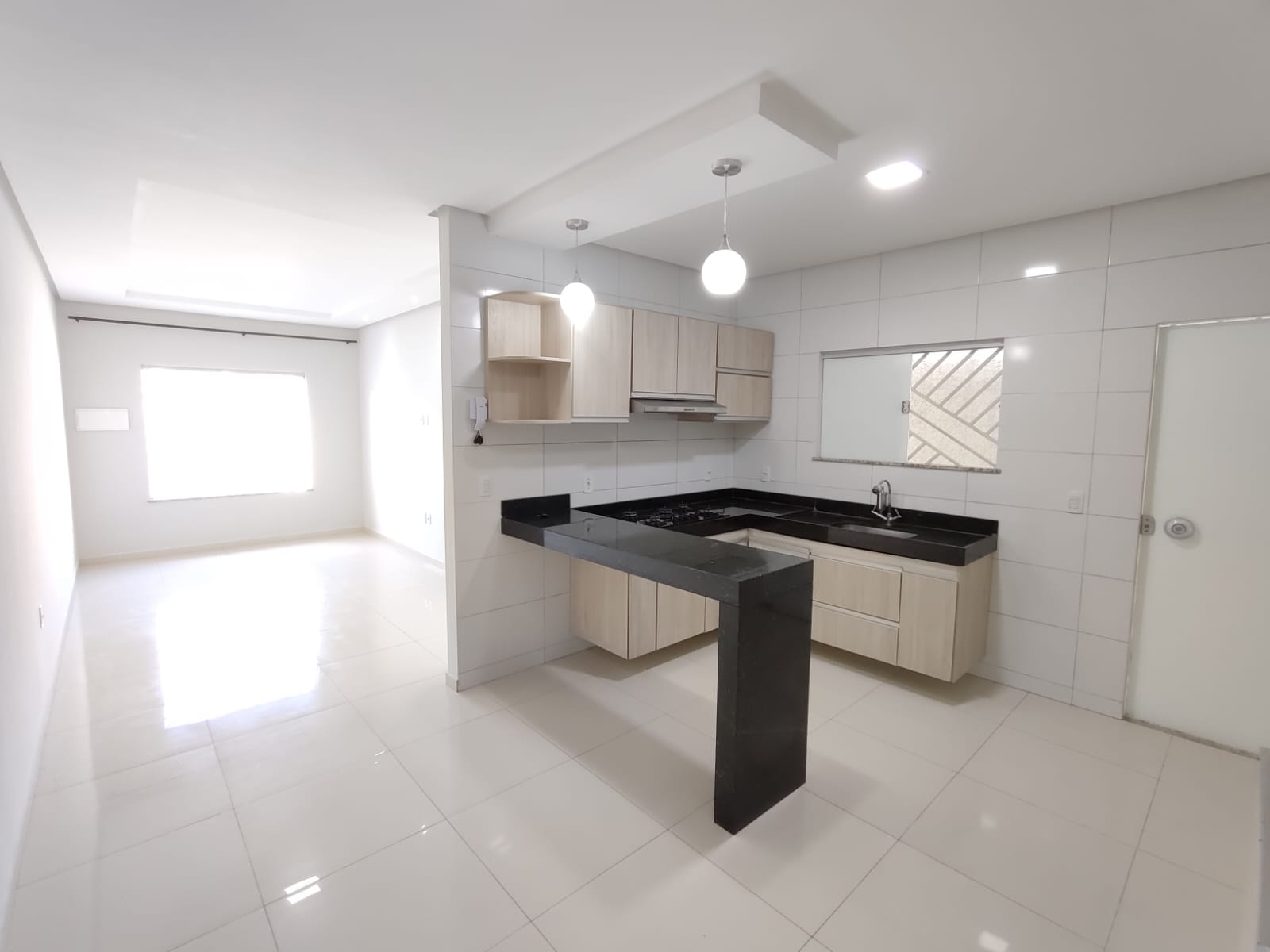 Vende bela casa com ótima localização o bairro Centauro