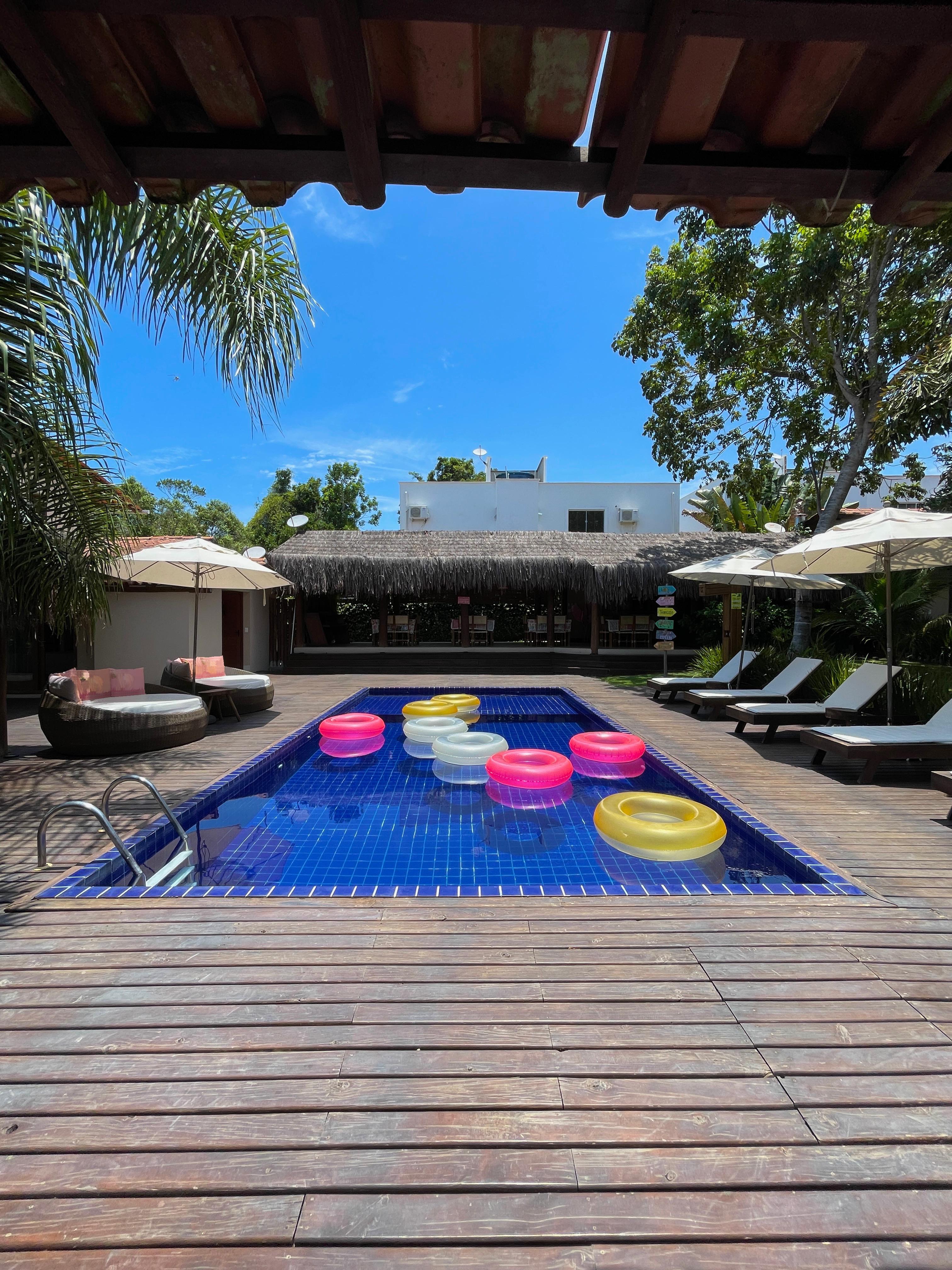 Vende pousada no Alto do Pitinga Arraial d'Ajuda a 100m da praia