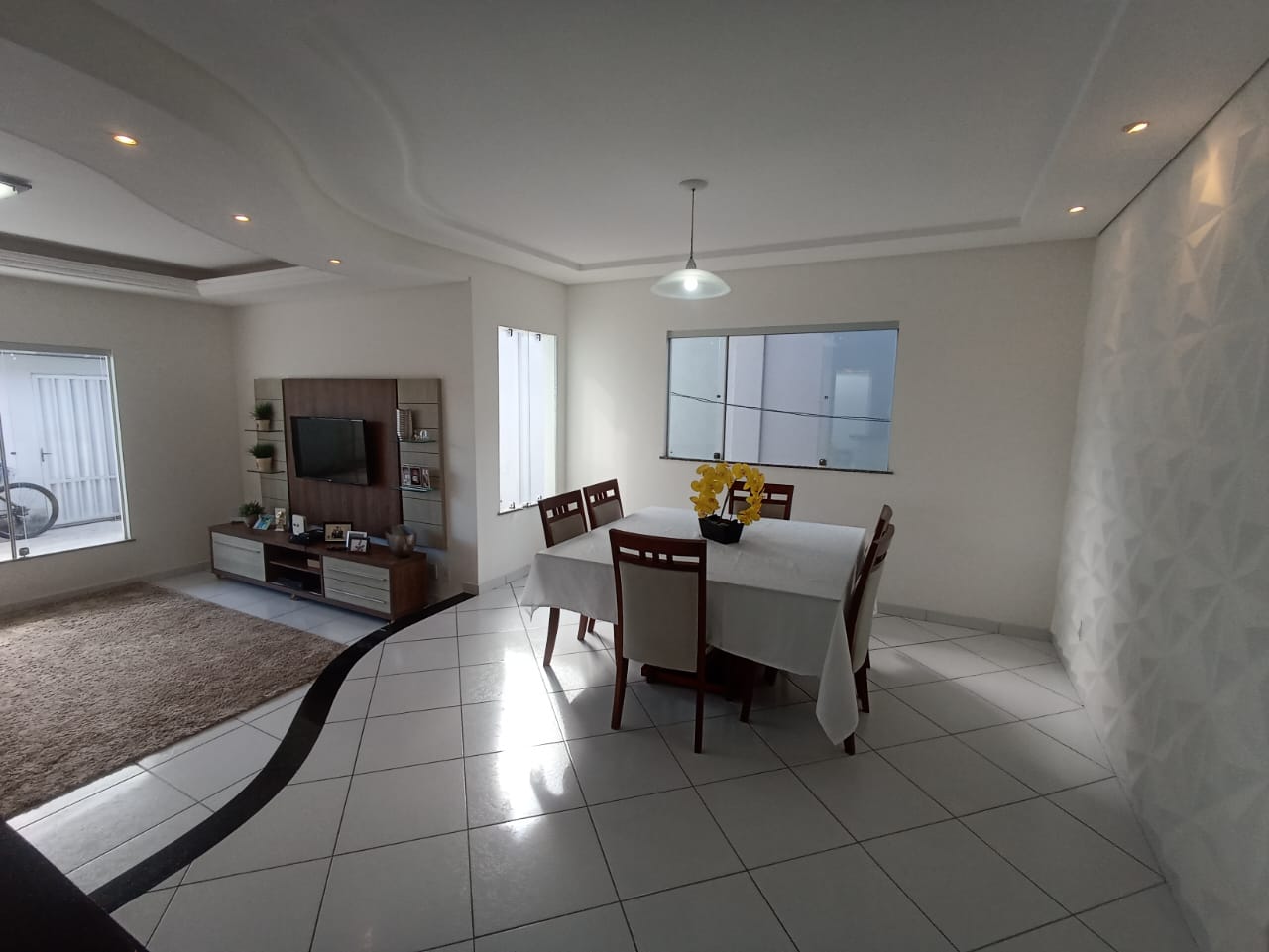 Vende Casa com piscina no Alamar
