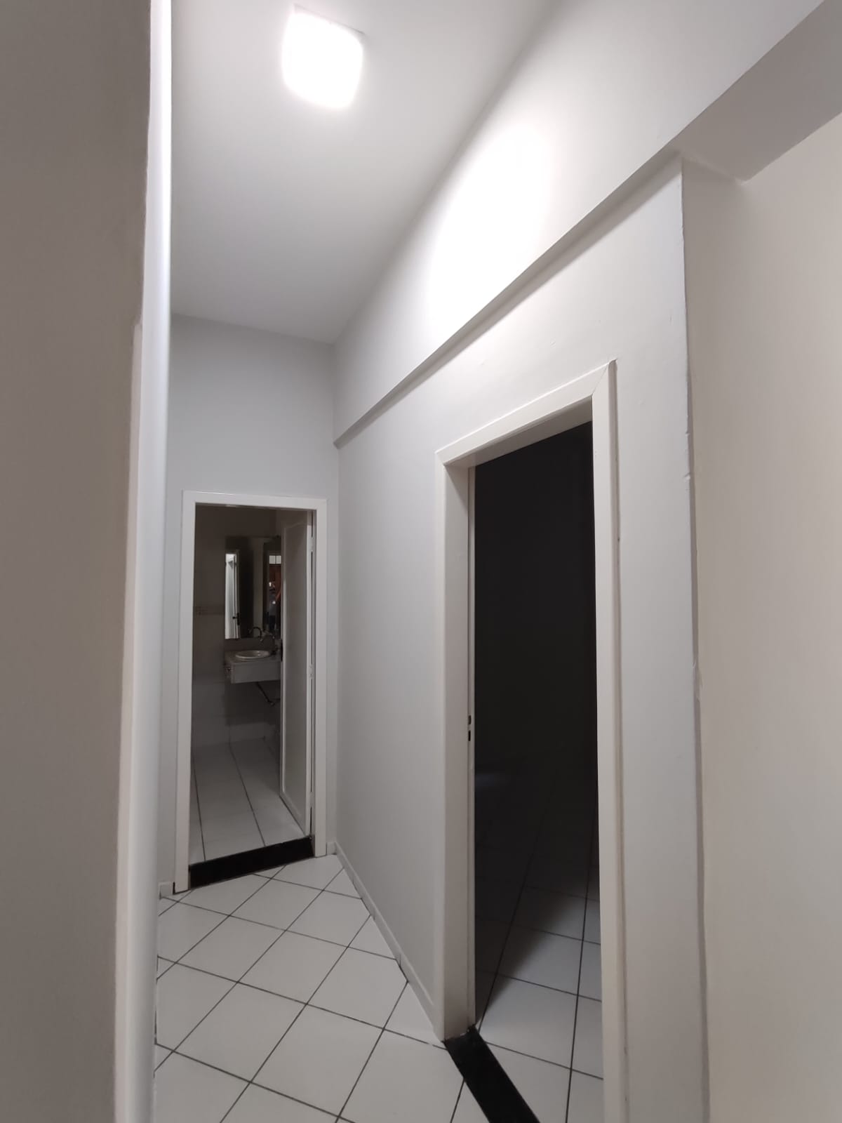 Aluga Apartamento no Centro  (SEM GARAGEM)