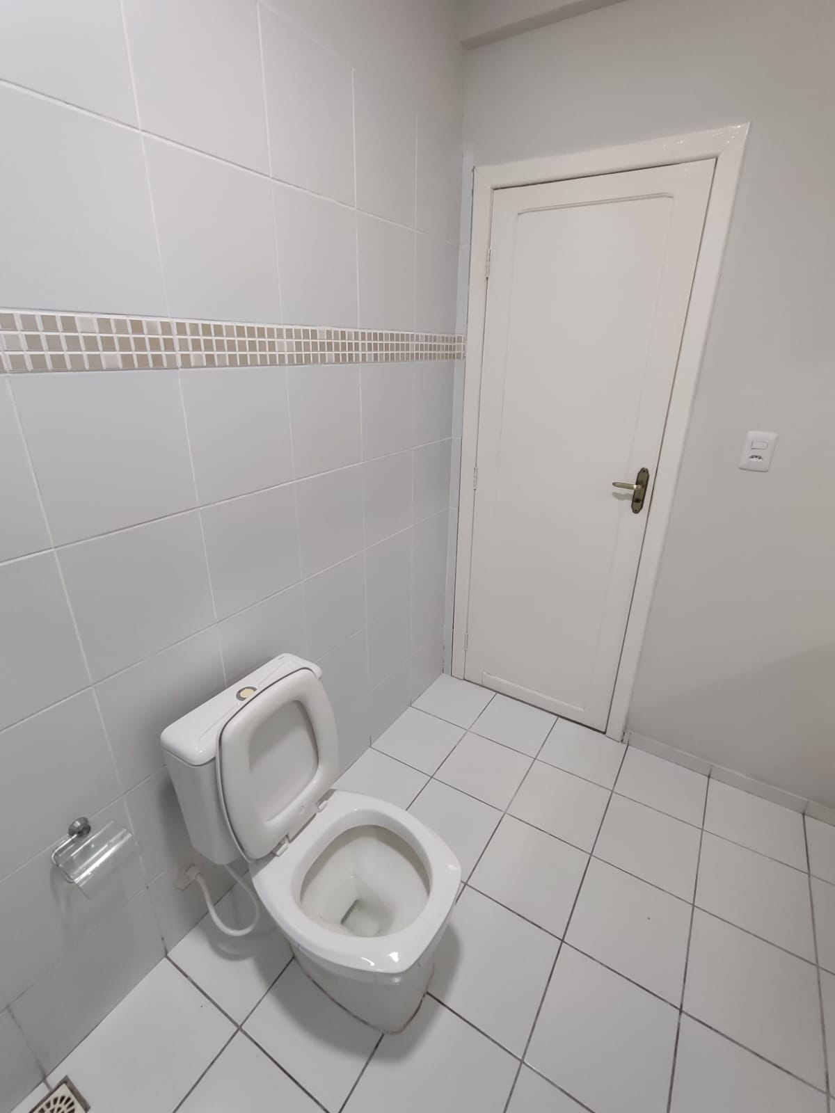 Aluga Apartamento no Centro  (SEM GARAGEM)