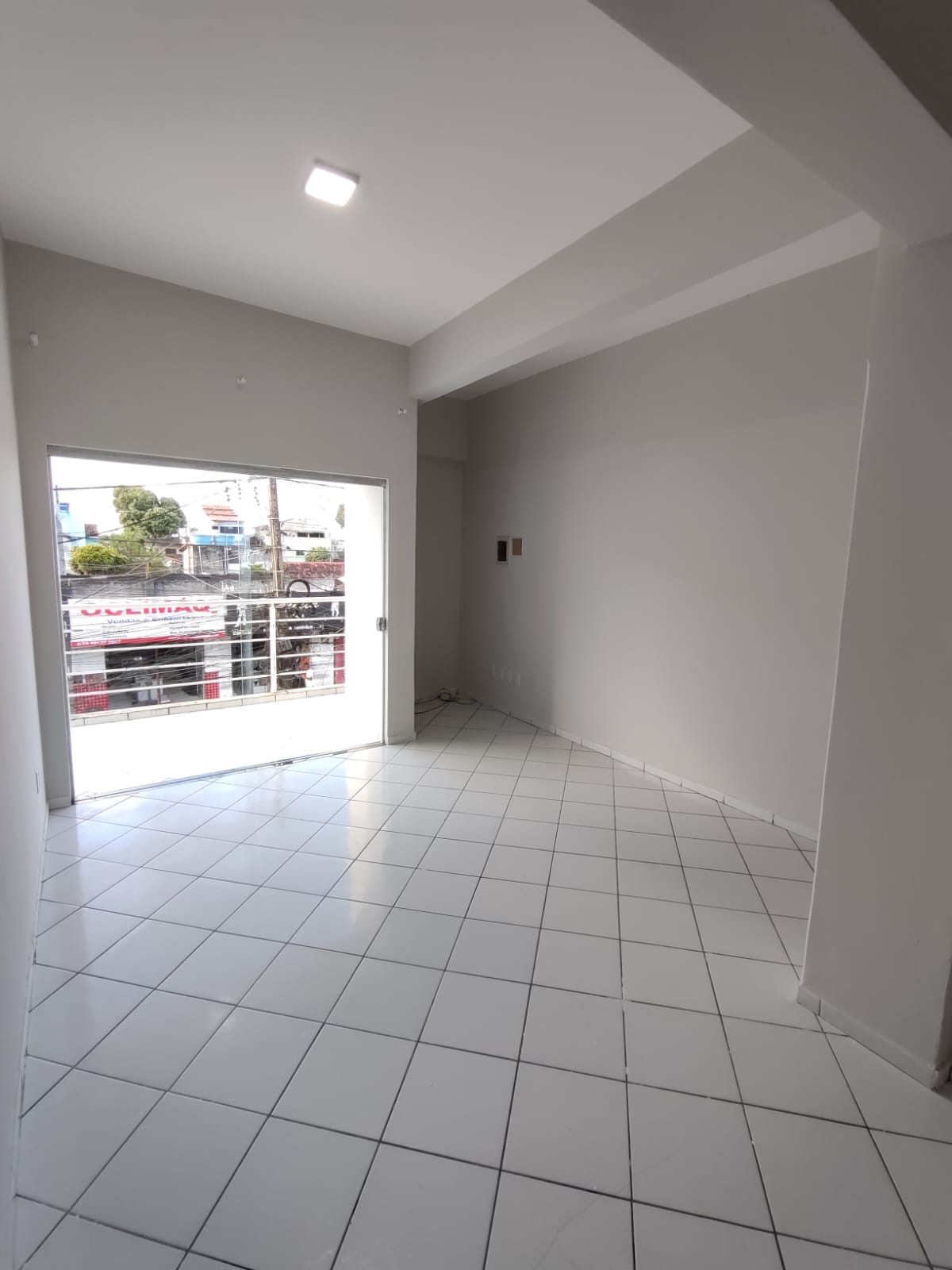 Aluga Apartamento no Centro  (SEM GARAGEM)
