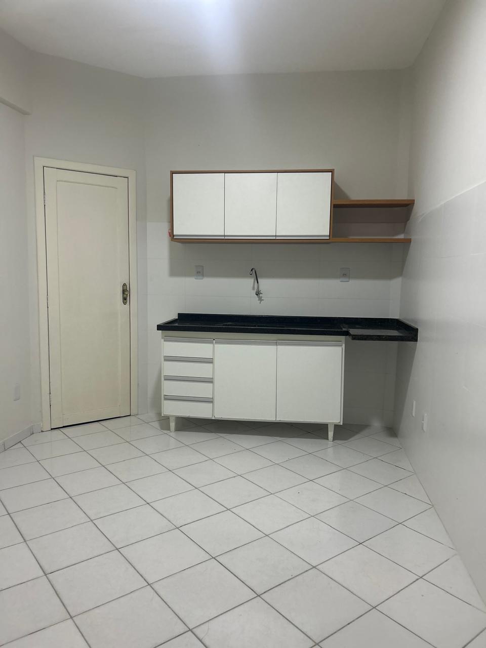 Aluga Apartamento no Centro  (SEM GARAGEM)