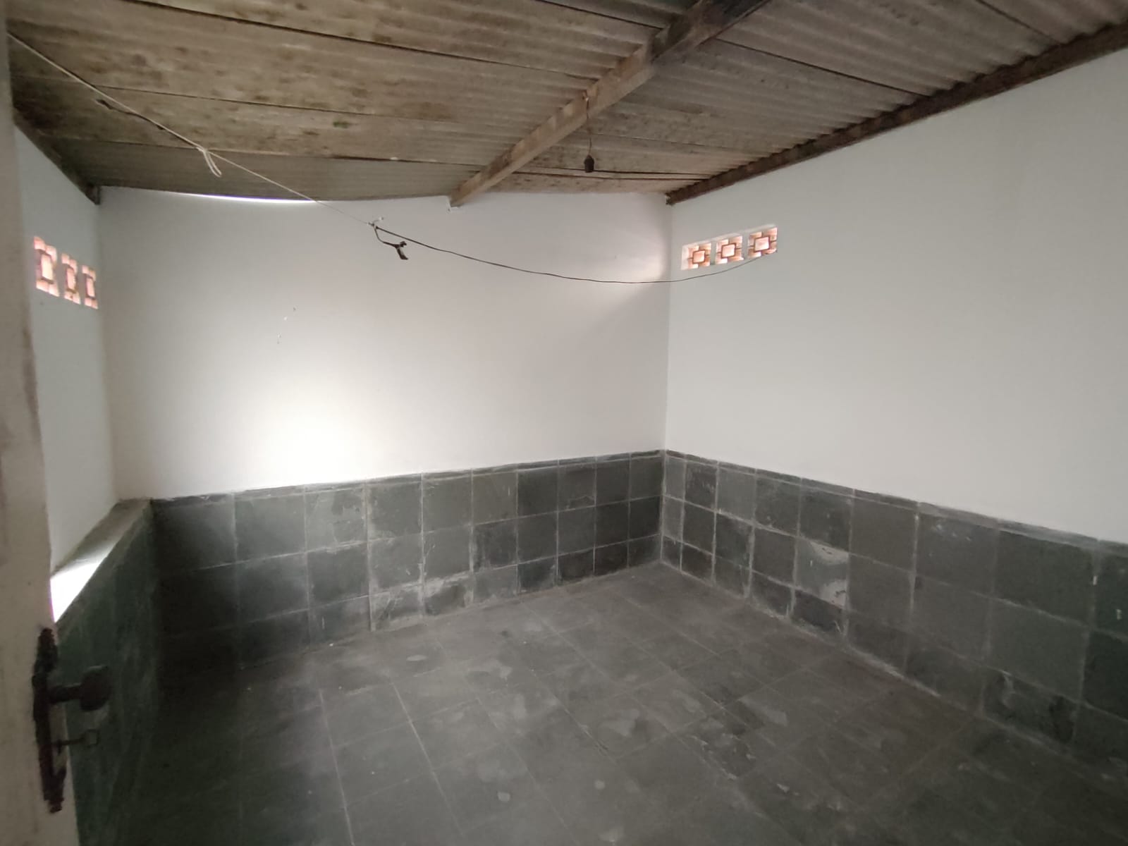 Aluga Casa no Santa Lúcia