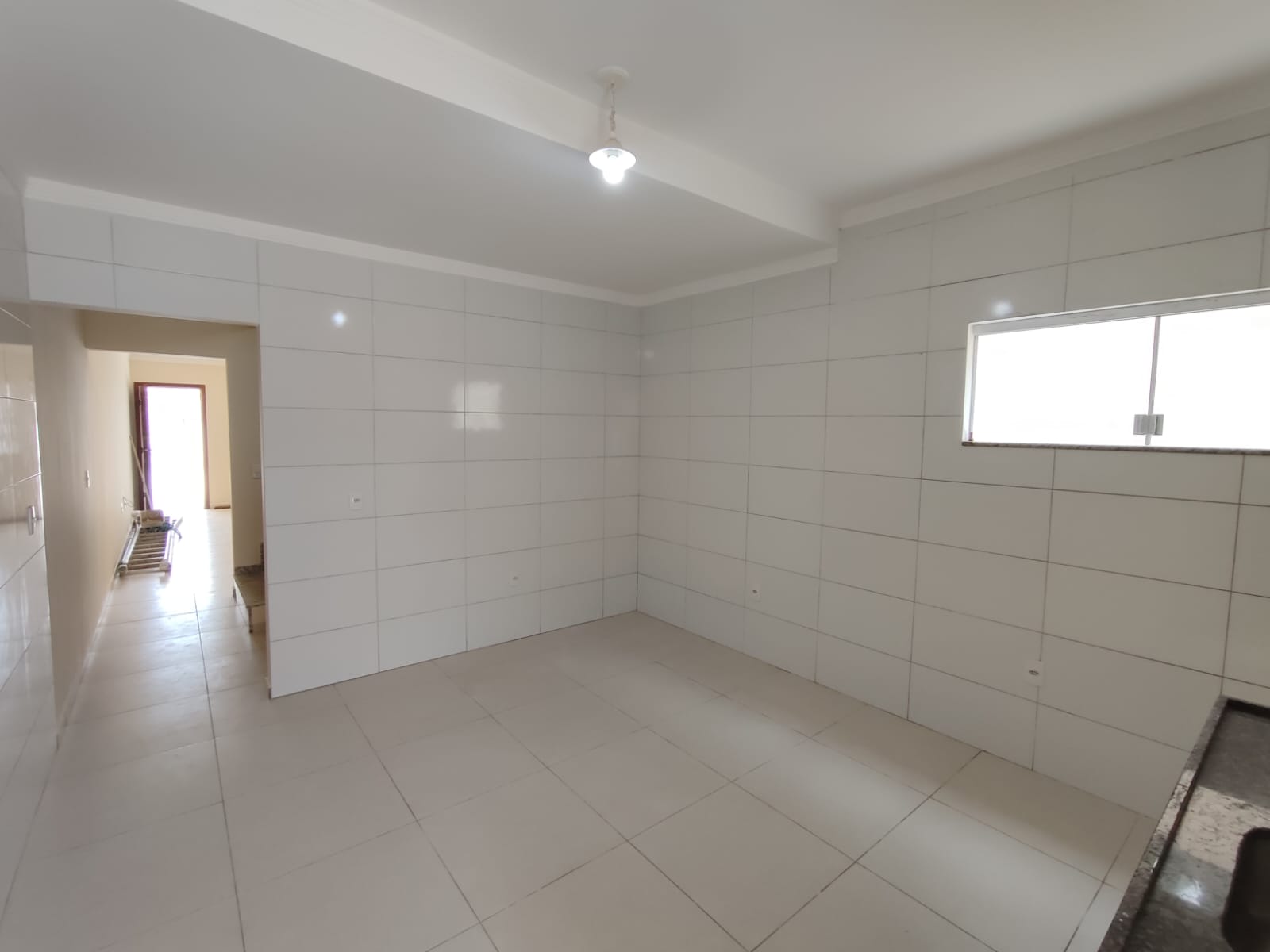 Aluga Duplex Amplo no Bairro Antares