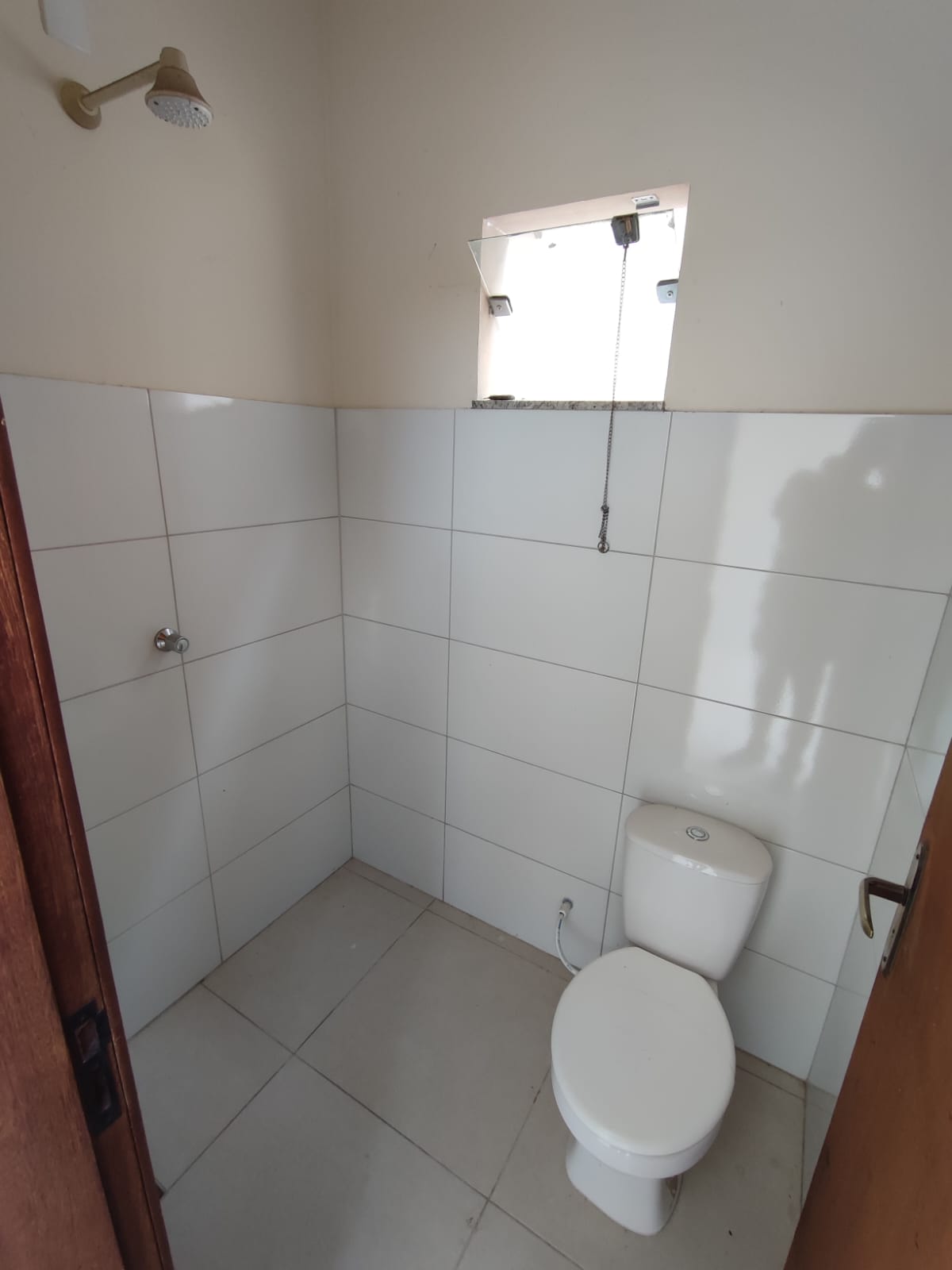 Aluga Duplex Amplo no Bairro Antares