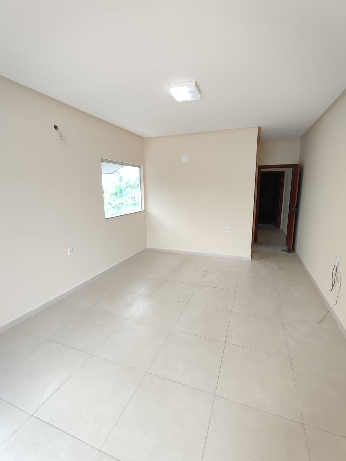 Aluga Duplex Amplo no Bairro Antares