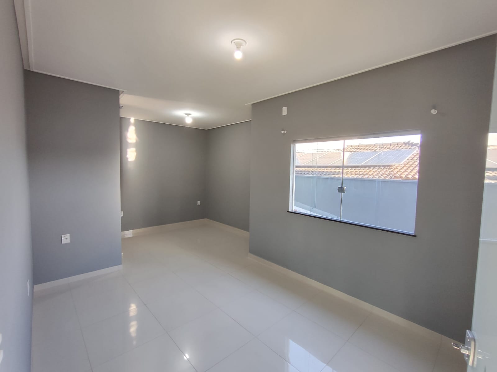 Aluga Apartamento Novo no Dinah Borges
