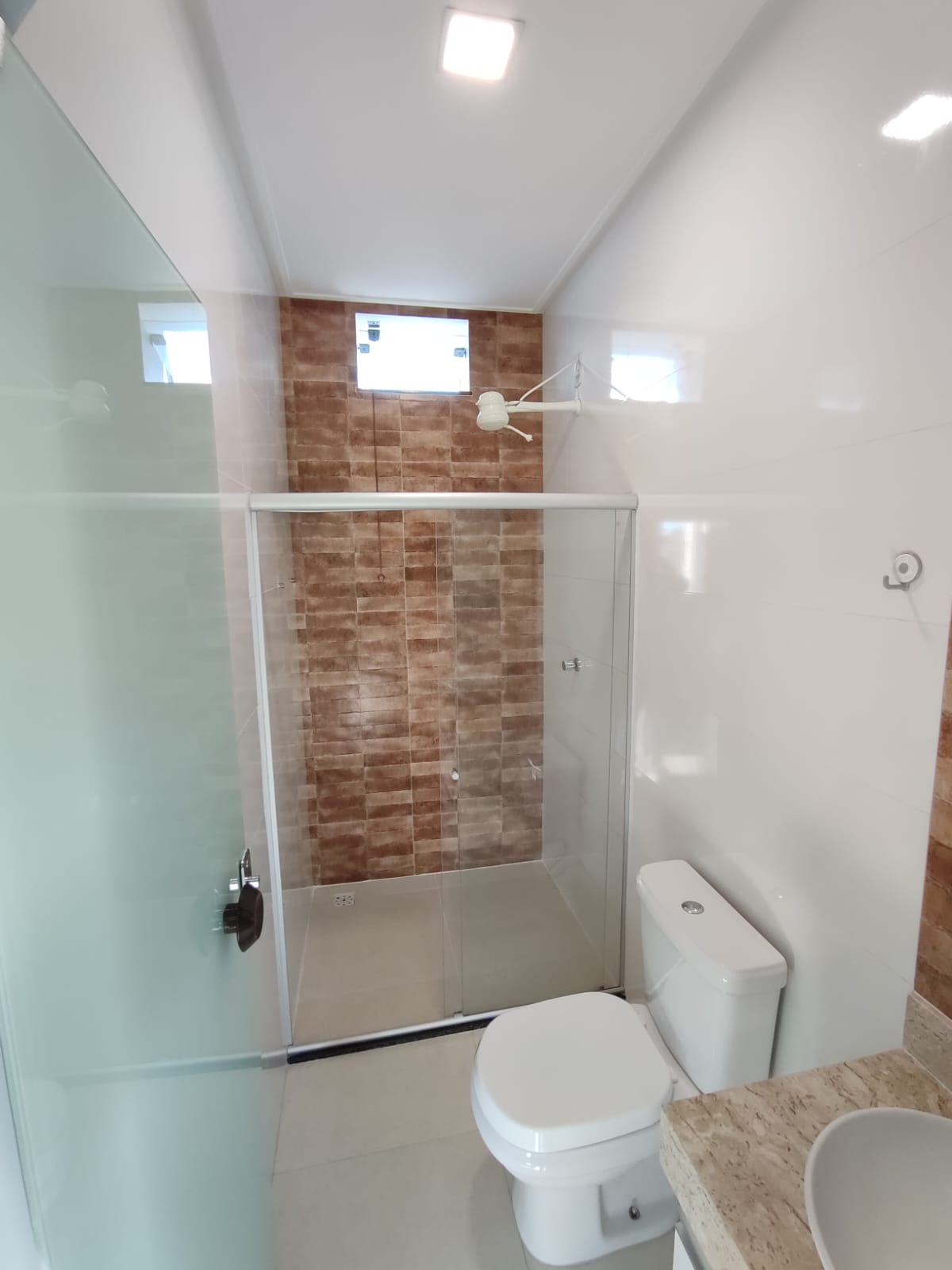 Aluga Apartamento Novo no Dinah Borges