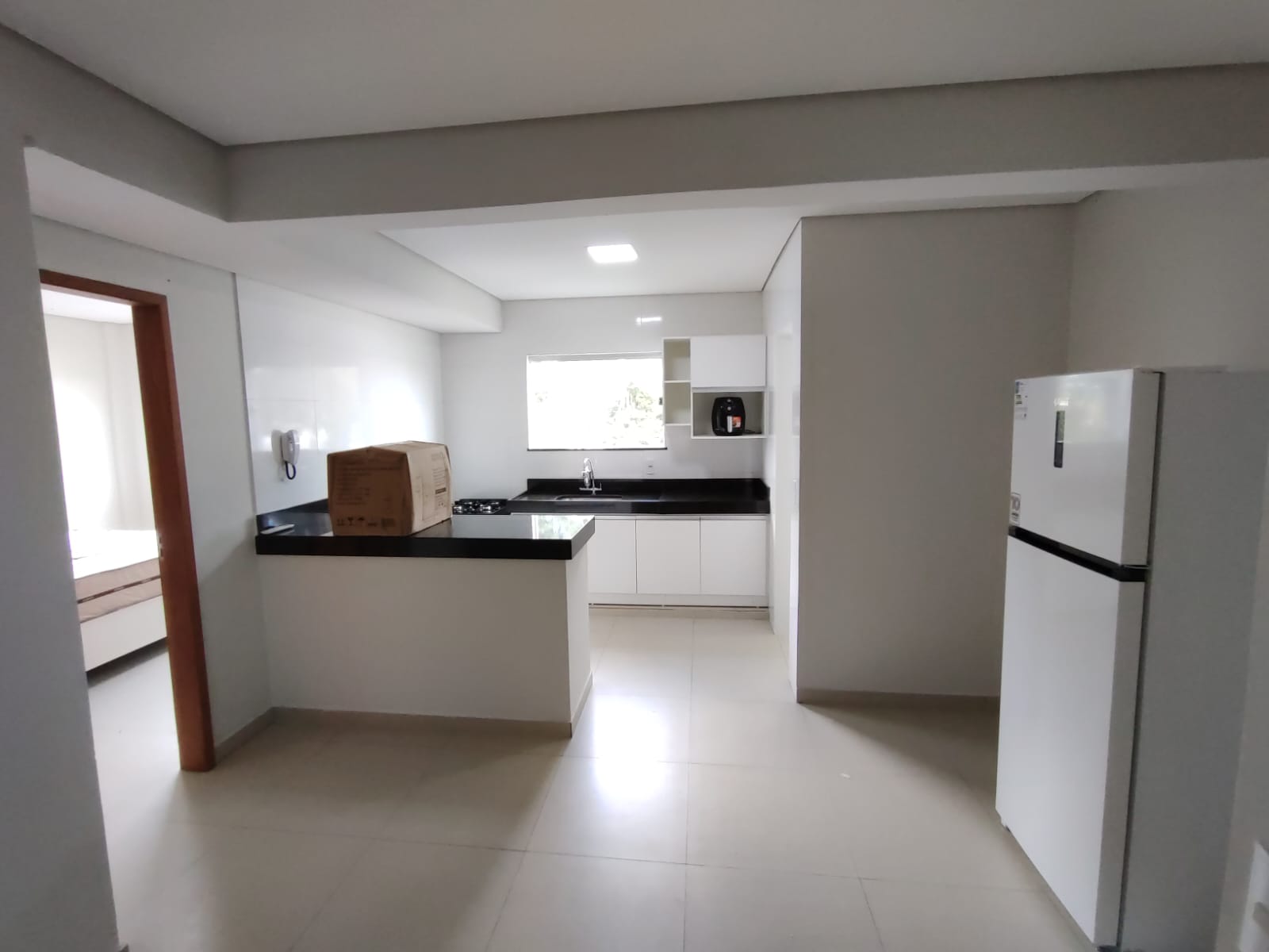 Aluga Apartamento Mobiliado no Centro (Um quarto - Próx. faculdade Pitágoras)