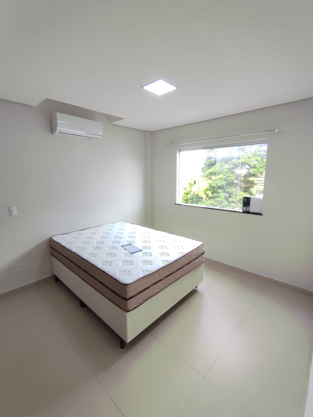 Aluga Apartamento Mobiliado no Centro (Um quarto - Próx. faculdade Pitágoras)