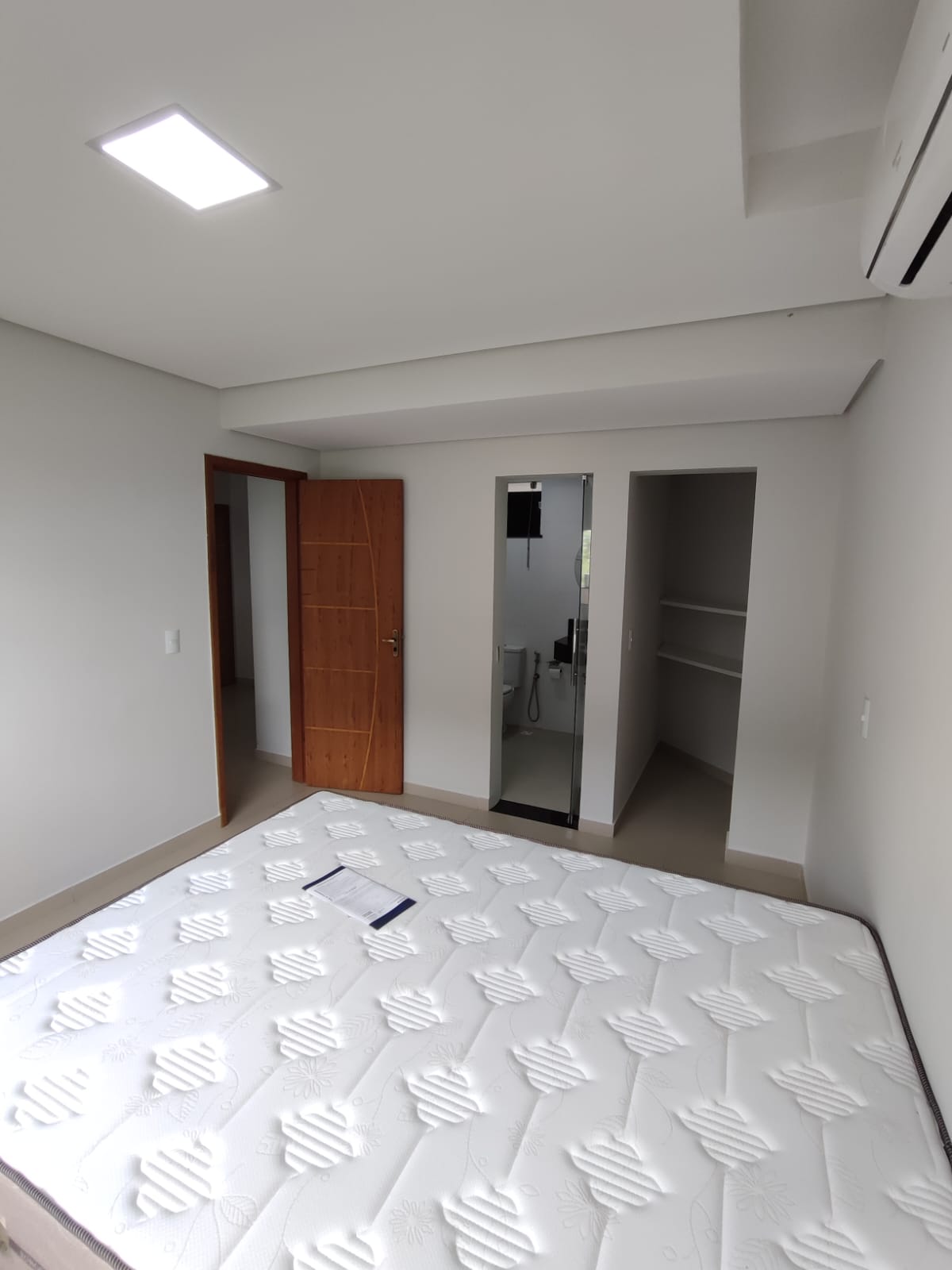 Aluga Apartamento Mobiliado no Centro (Um quarto - Próx. faculdade Pitágoras)