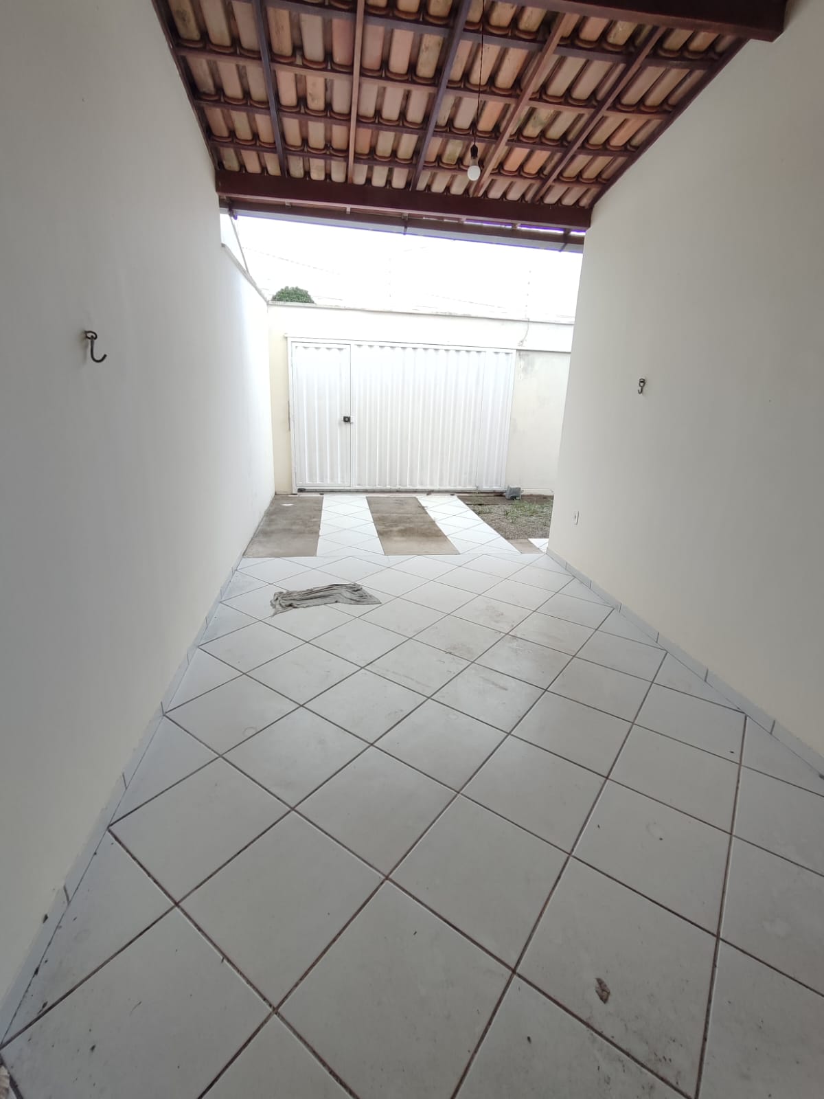 Aluga Casa no bairro Santa Lúcia