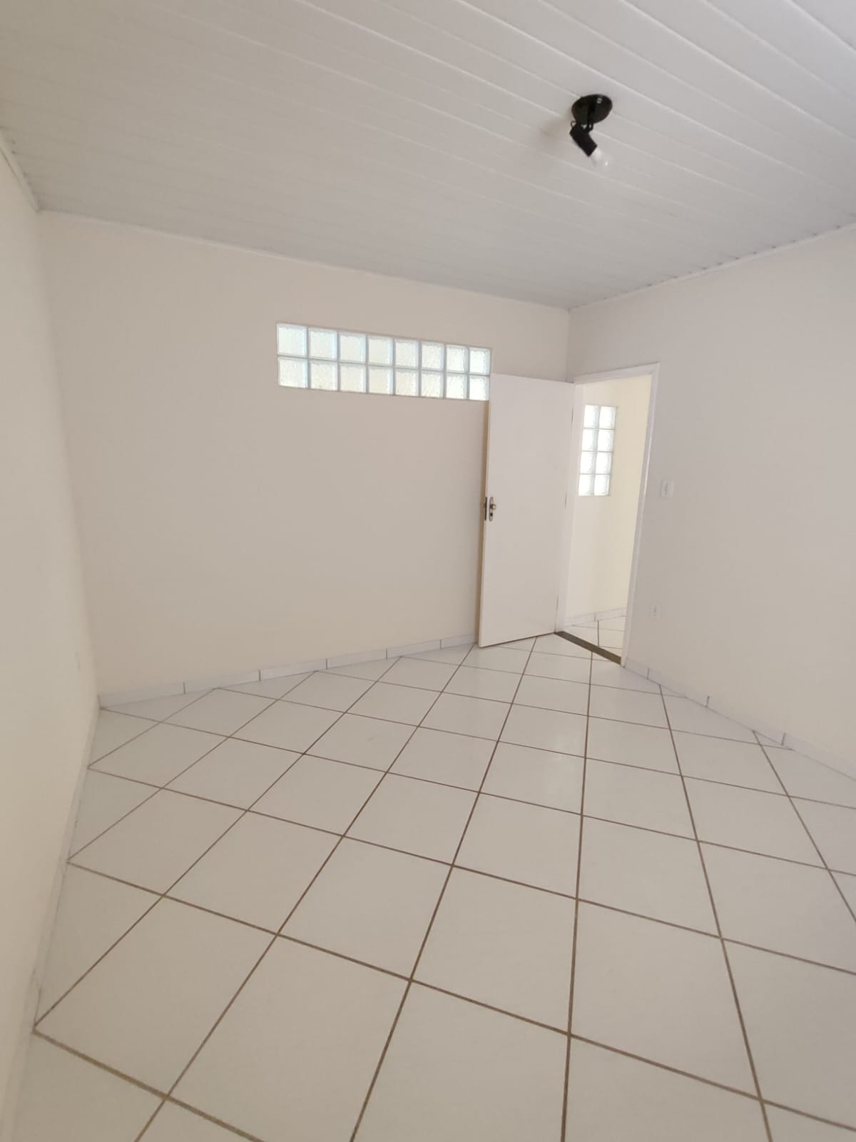 Aluga Casa no bairro Santa Lúcia
