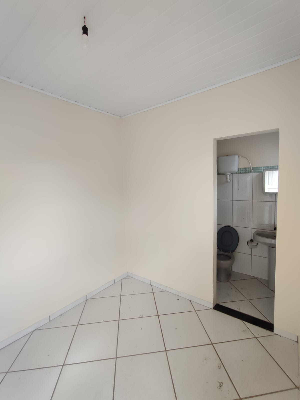 Aluga Casa no bairro Santa Lúcia