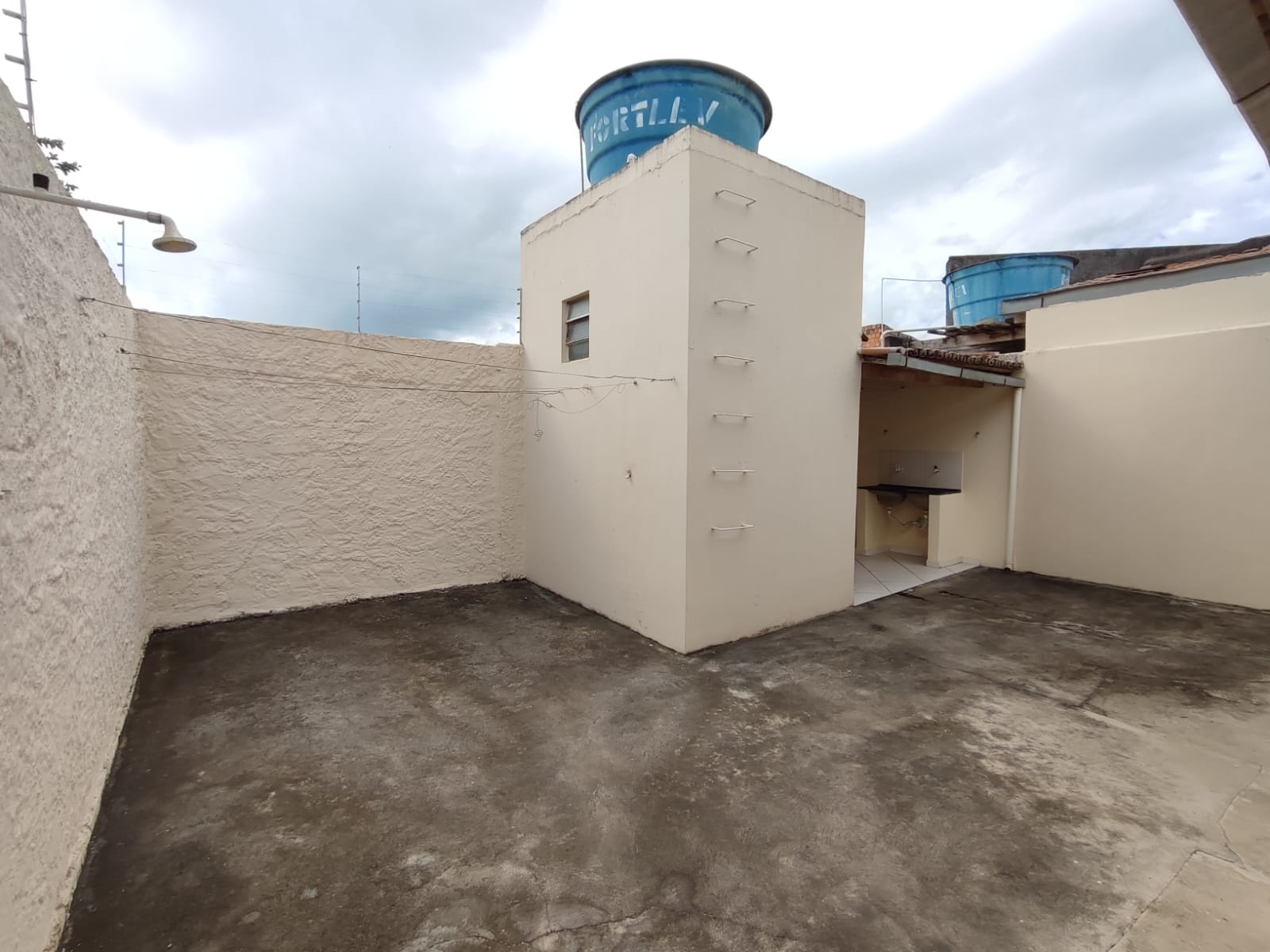 Aluga Casa no bairro Santa Lúcia
