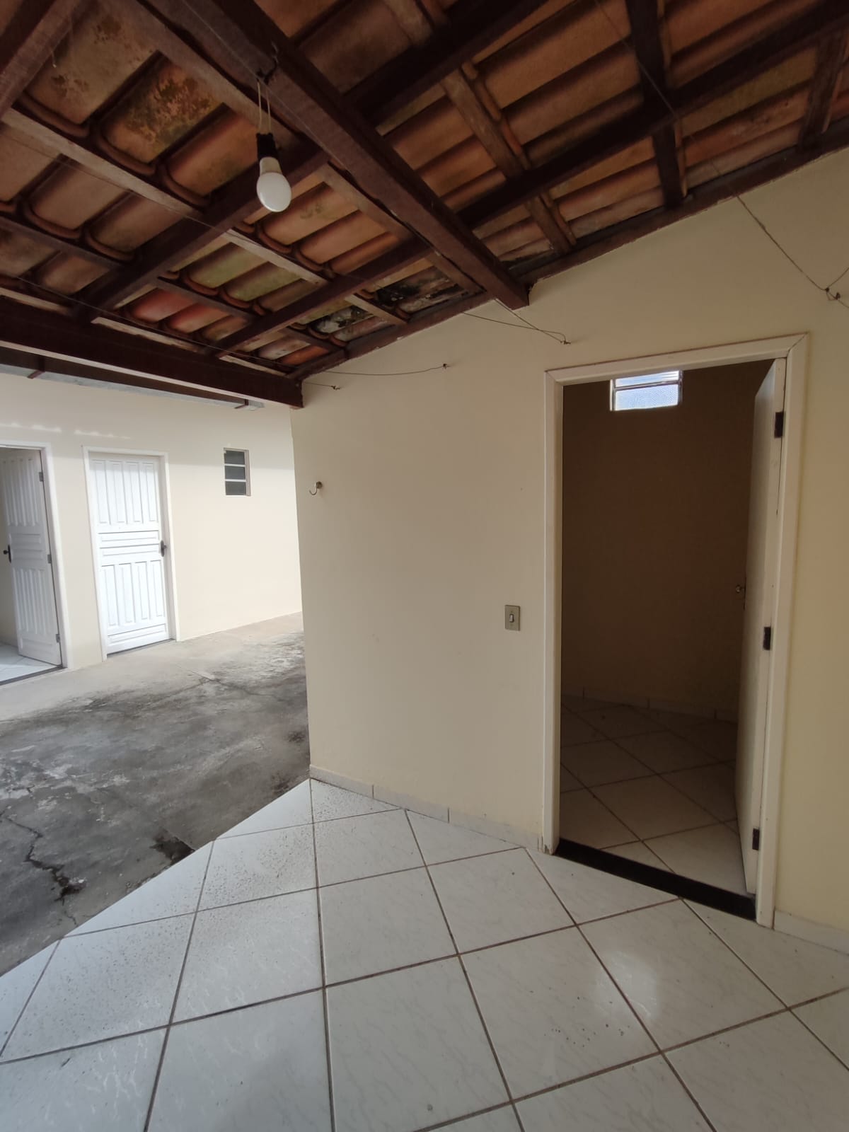 Aluga Casa no bairro Santa Lúcia