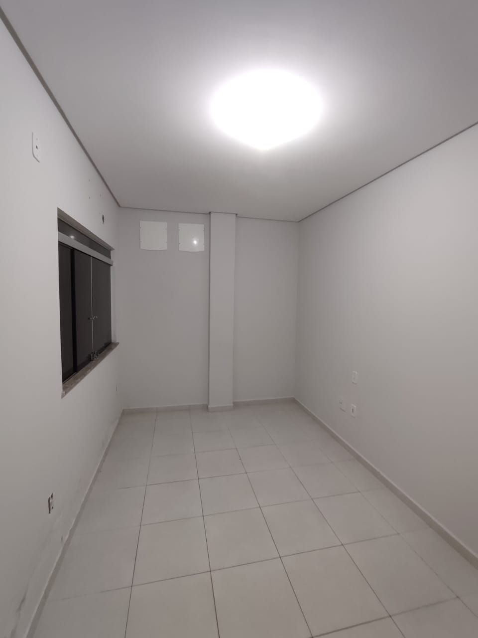 Aluga Apartamento no Centro (SEM GARAGEM)