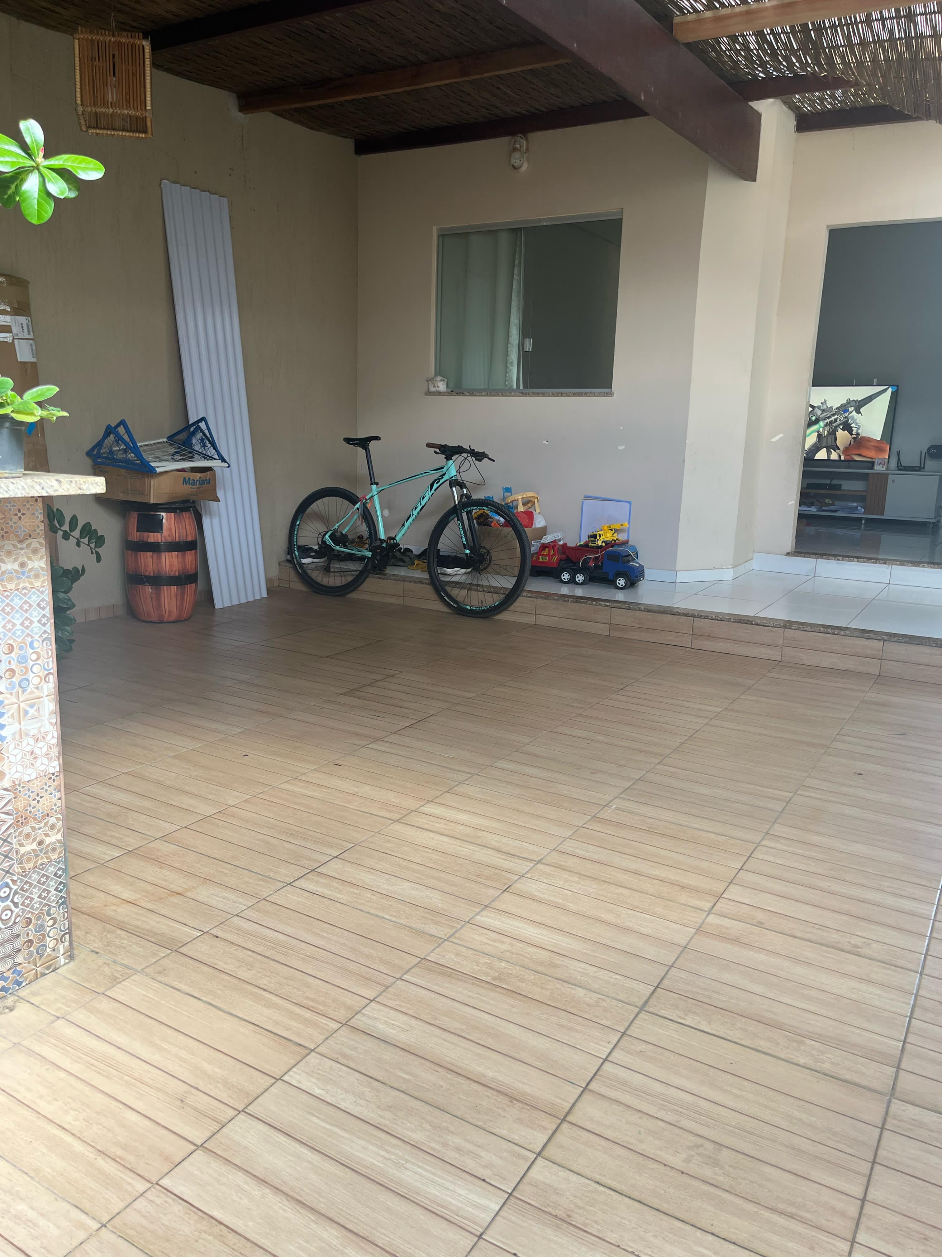 Vende casa na Urbis II