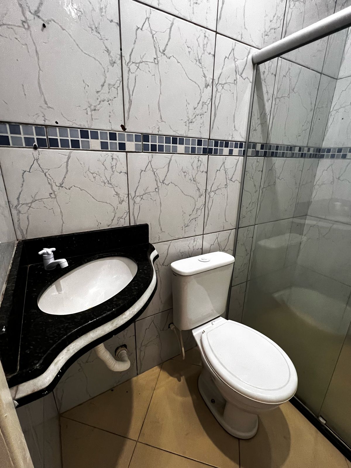 Vende bela casa no Colonial