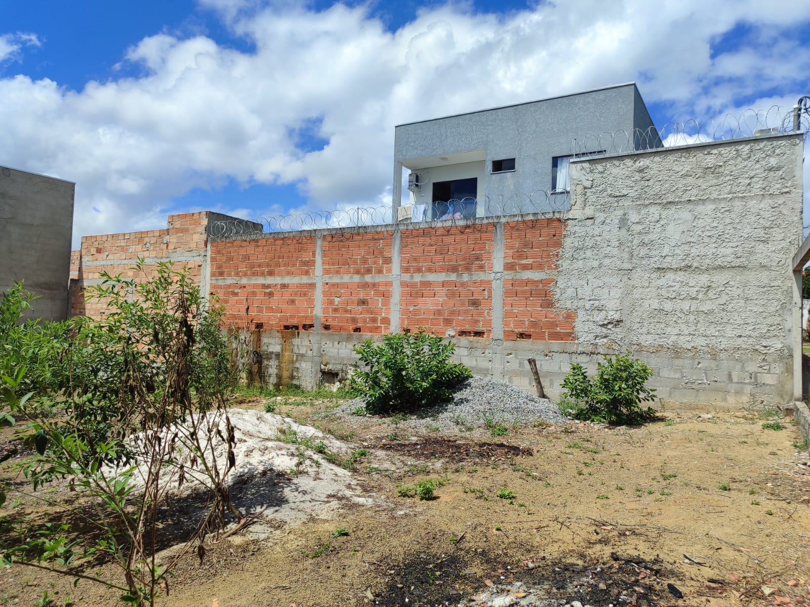Vende Terreno Murado no Jardim América II