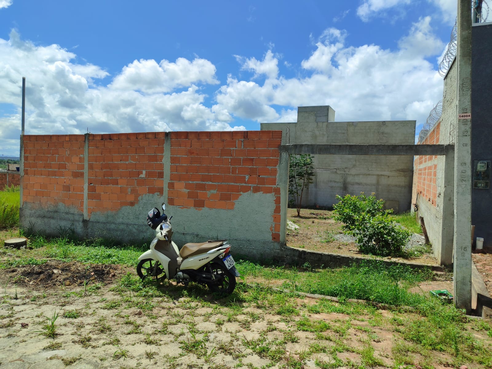 Vende Terreno Murado no Jardim América II